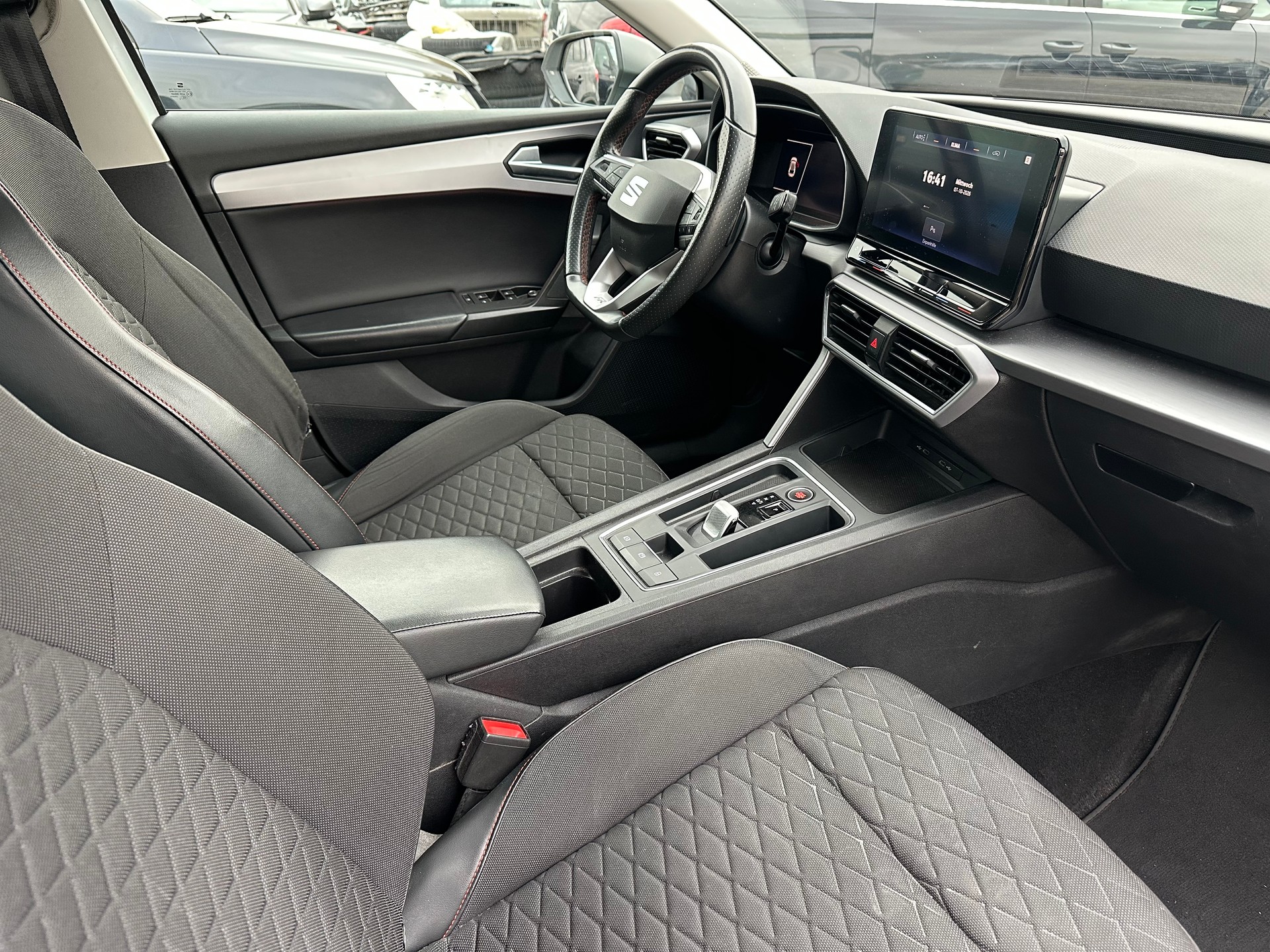 SEAT Leon 2.0 TDI EVO DSG FR-image-12