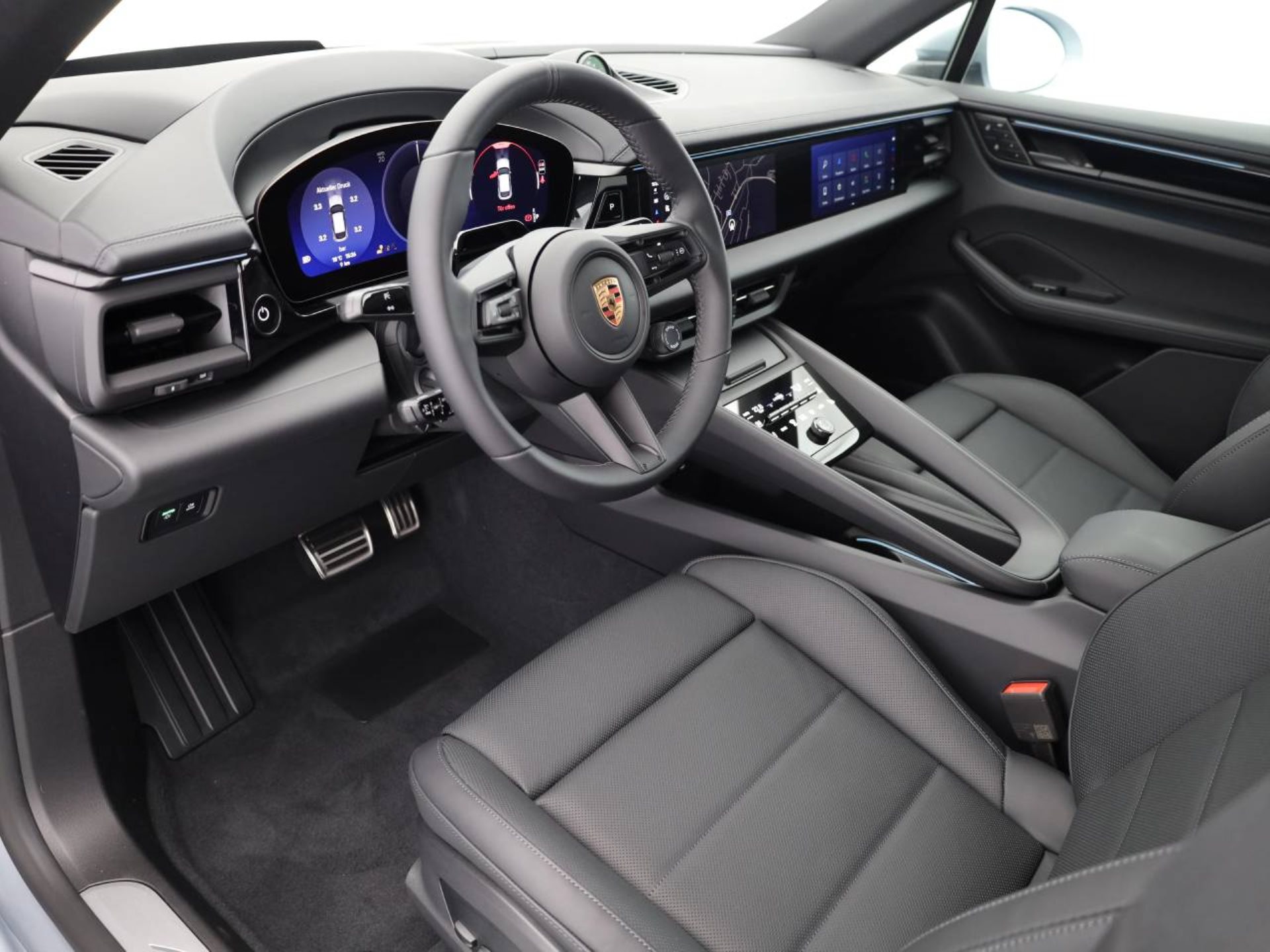 PORSCHE Macan 4S-image-3