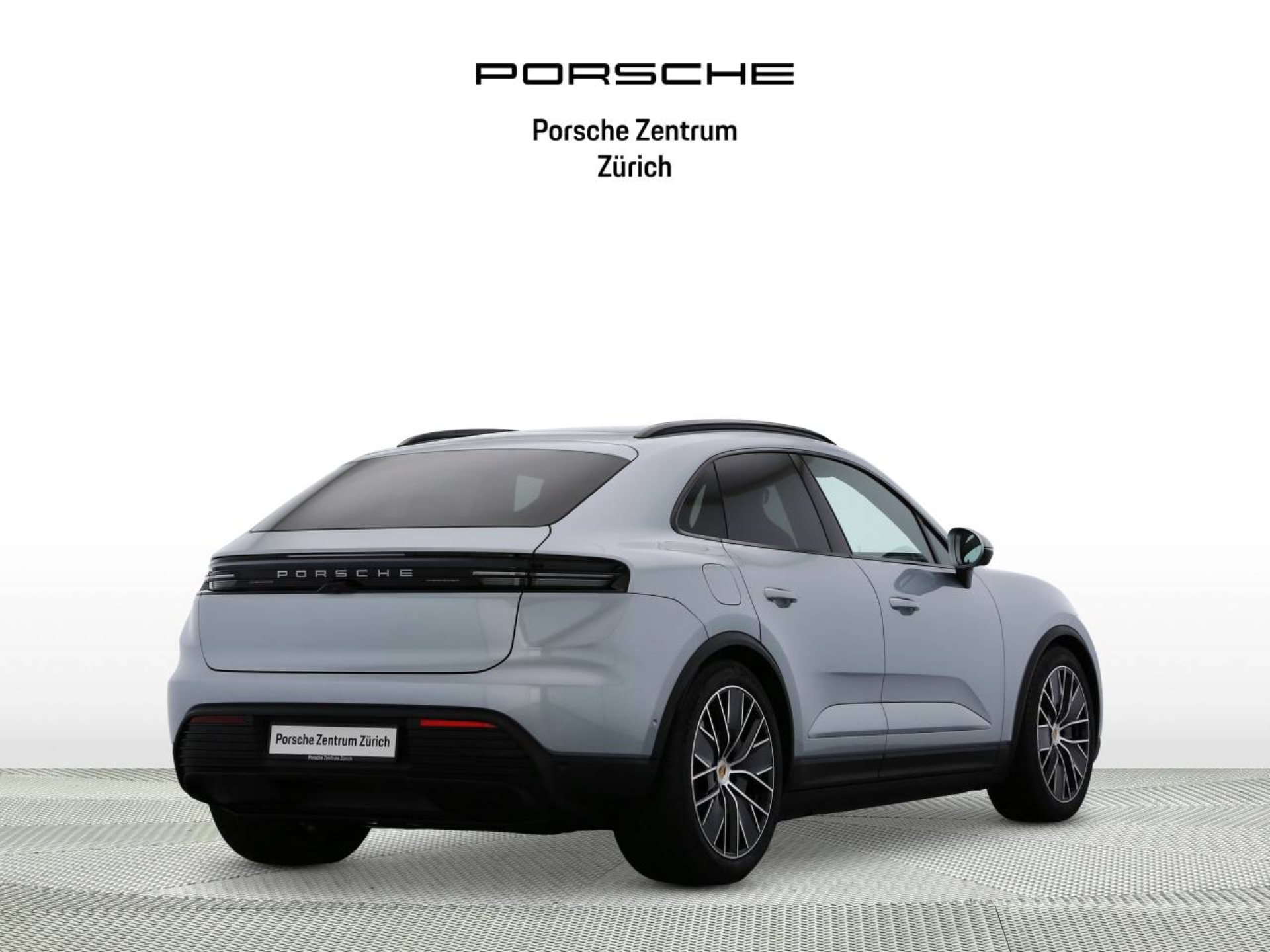 PORSCHE Macan 4S-image-2