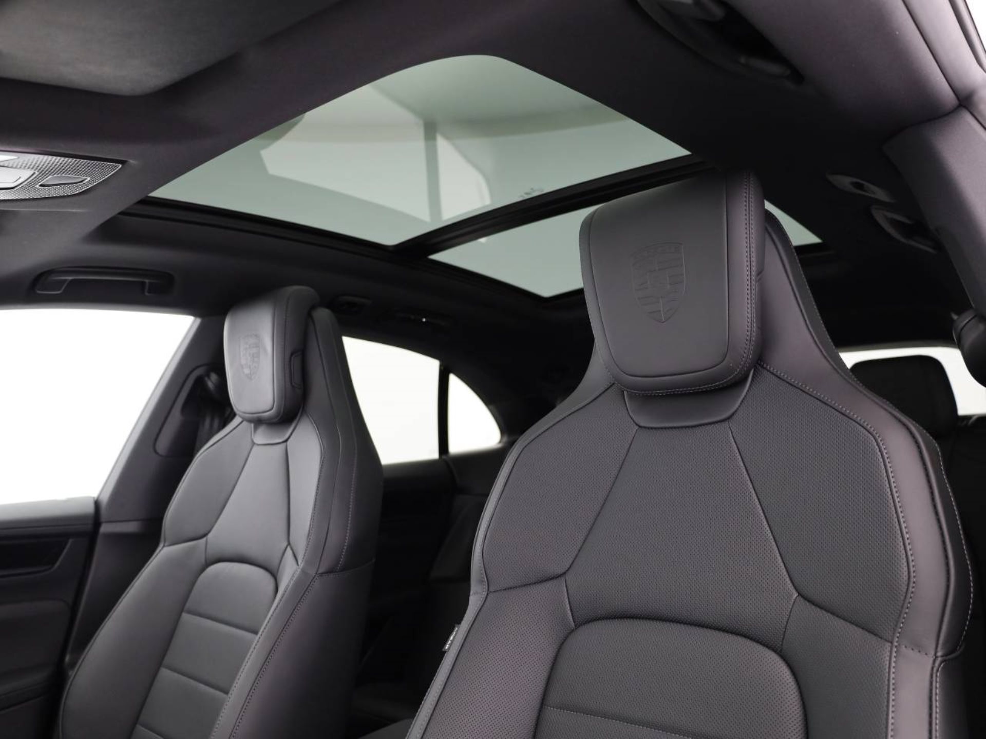PORSCHE Macan 4S-image-16