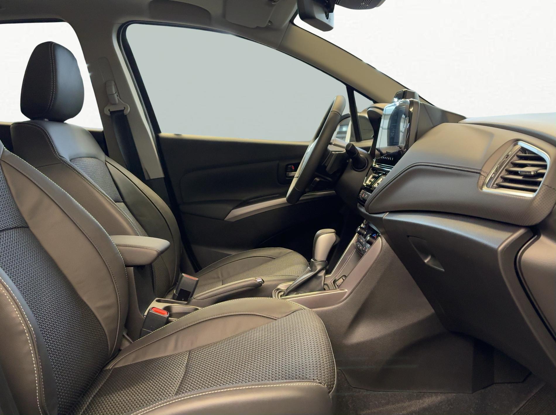 SUZUKI S-Cross 1.4 T Compact Top Hybrid 4x4-image-9