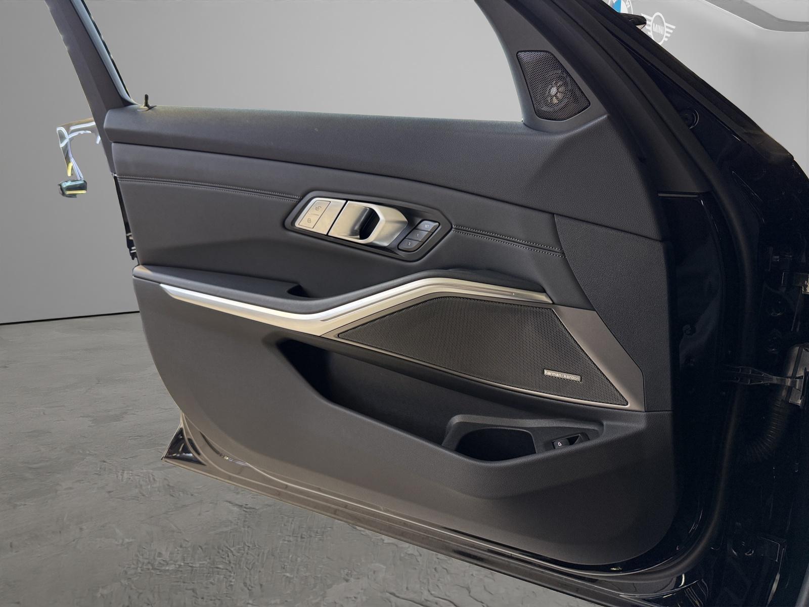 BMW M3 Competition xDrive-image-13