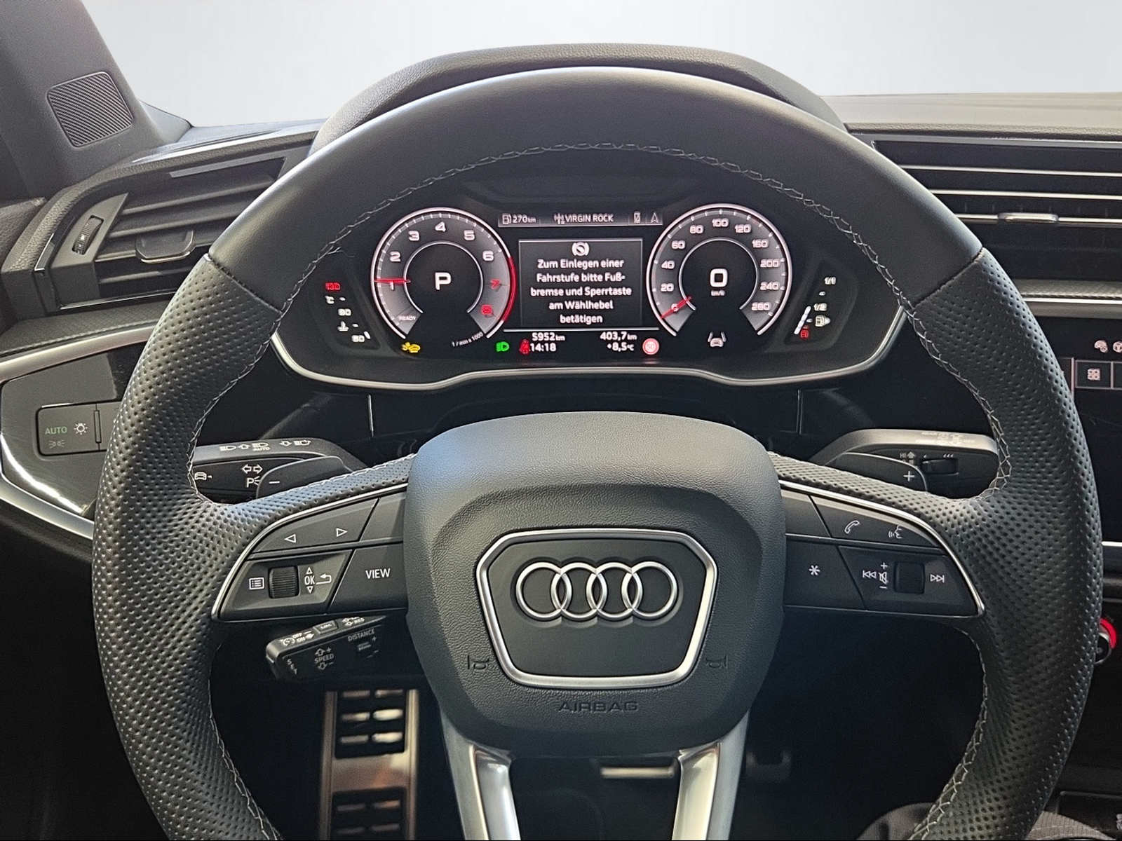 AUDI Q3 2.0 40 TFSI S line quattro S-Tronic-image-11