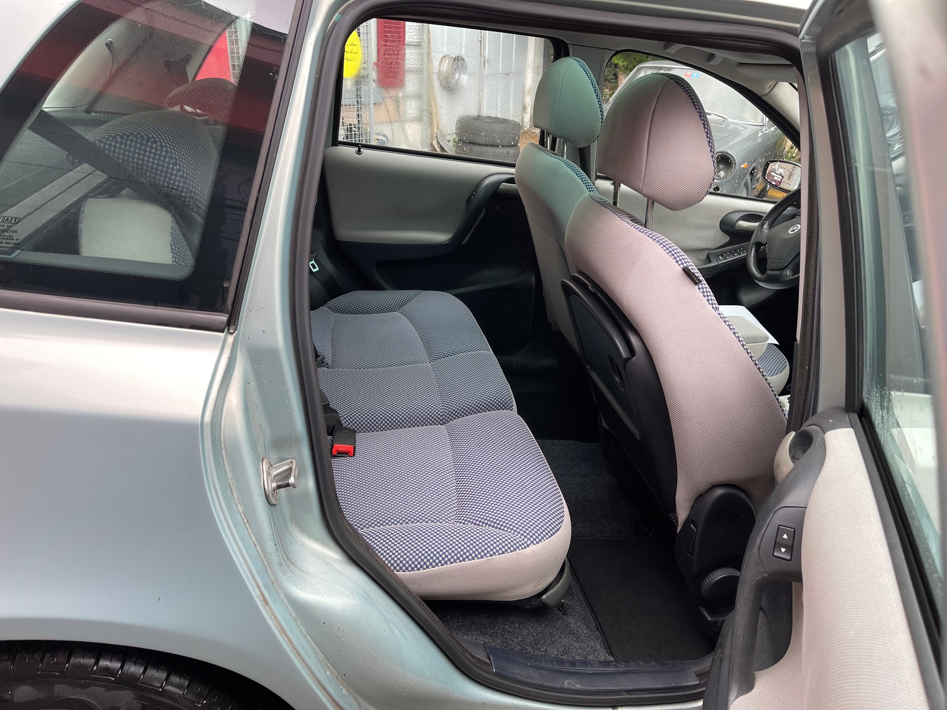 FIAT Stilo 1.8 16V Swiss-image-11