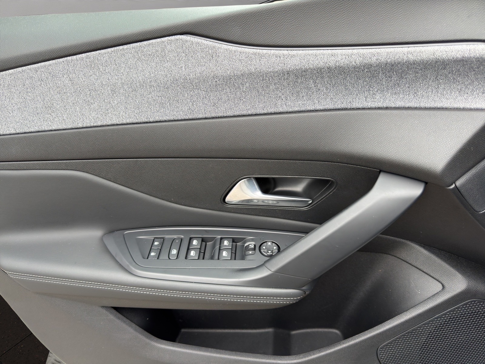 PEUGEOT 308 SW 1.2 Pure Tech Allure Pack EAT8-image-11