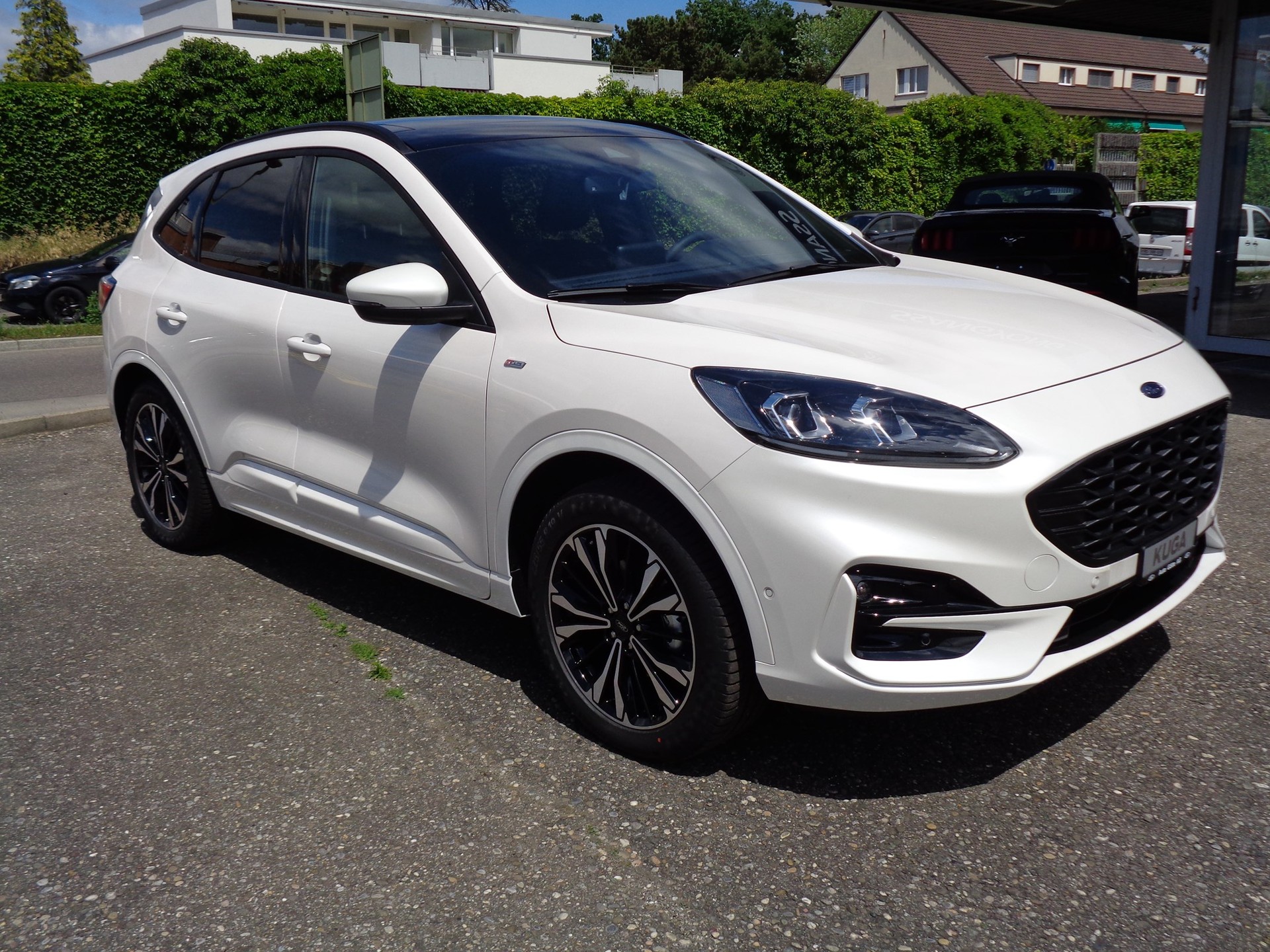 FORD Kuga 2.5 FHEV ST-Line X 4WD-showroom-element-1