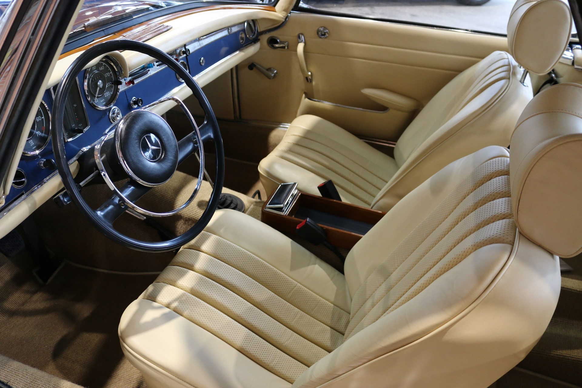 MERCEDES-BENZ SL 230 Pagode-image-6