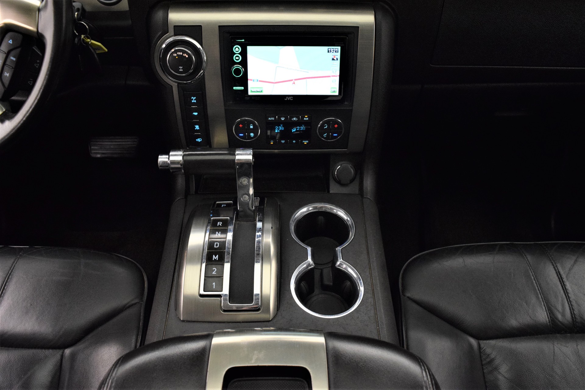 HUMMER H2 6.2 V8-image-10