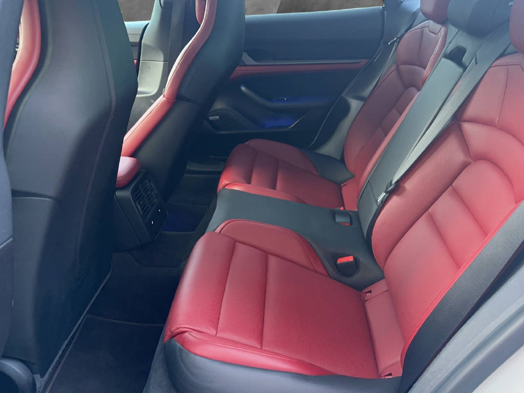 PORSCHE Taycan 4S-image-14