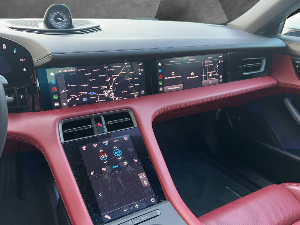 PORSCHE Taycan 4S-image-12