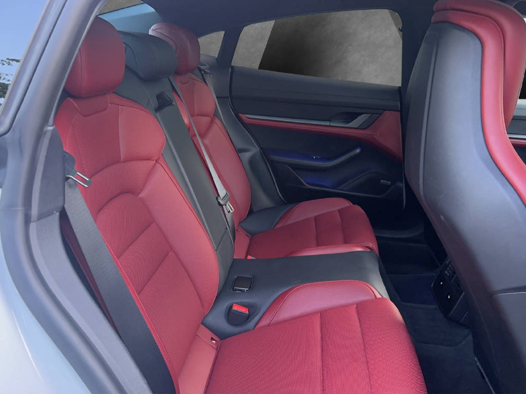 PORSCHE Taycan 4S-image-13