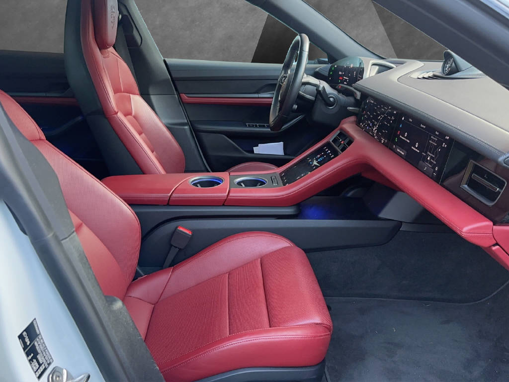 PORSCHE Taycan 4S-image-10