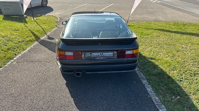 PORSCHE 944 Turbo-image-4