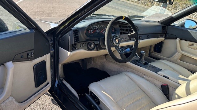PORSCHE 944 Turbo-image-12