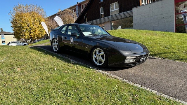 PORSCHE 944 Turbo-image-6