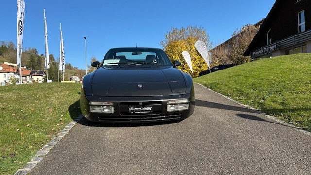 PORSCHE 944 Turbo-image-7