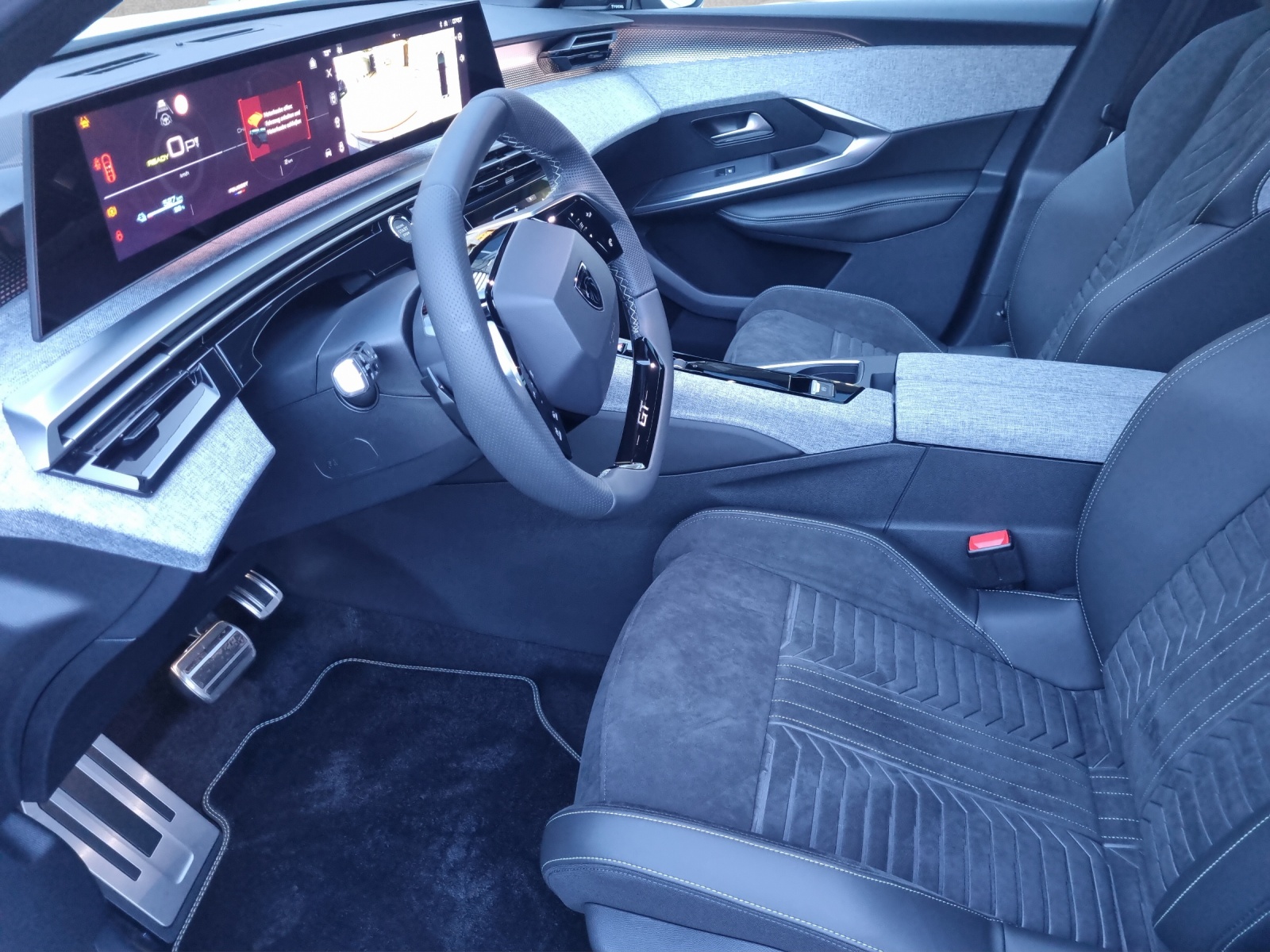 PEUGEOT 3008 e-GT 73kWh-image-8
