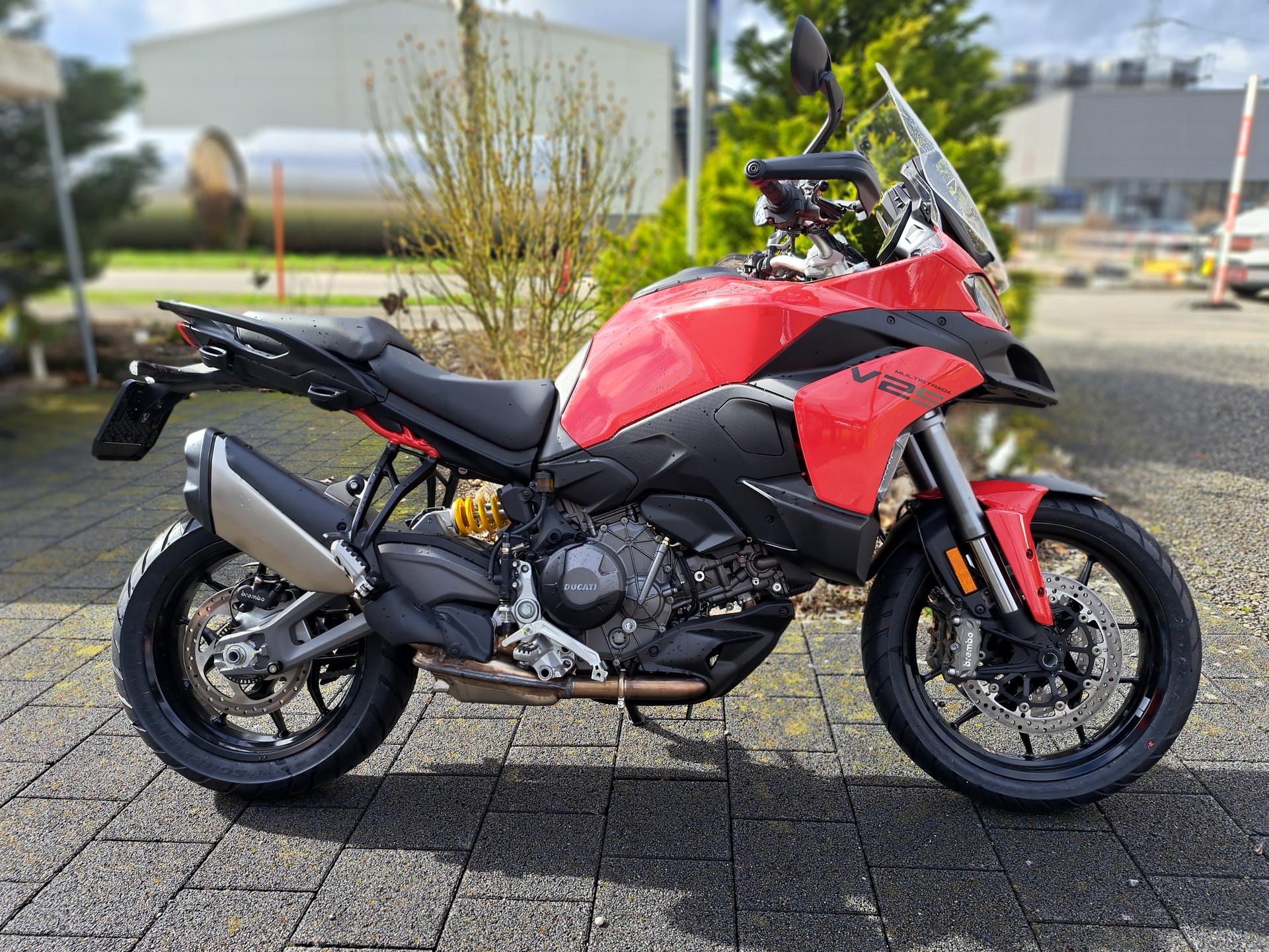 DUCATI Multistrada V2 S-showroom-element-1