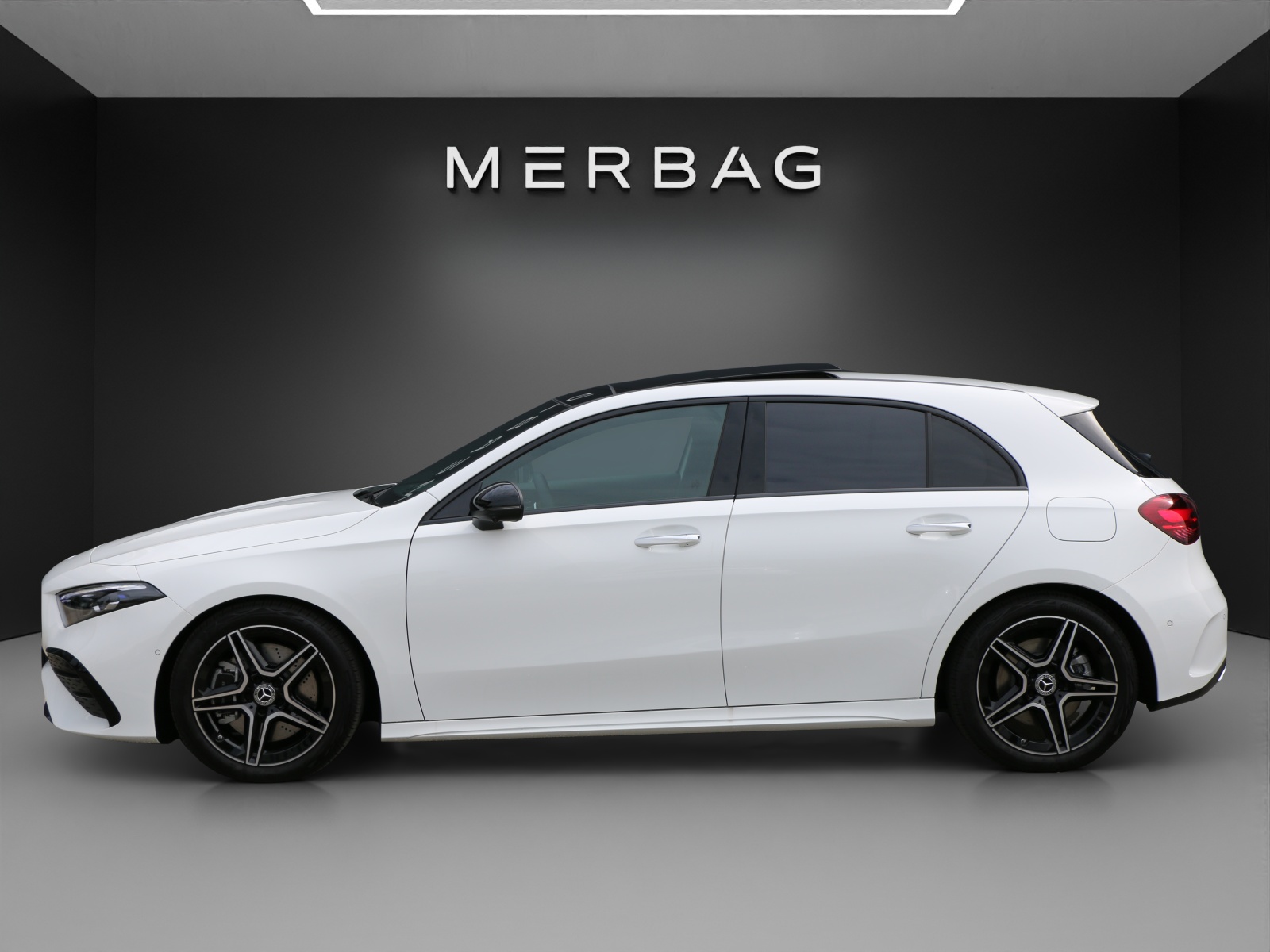 MERCEDES-BENZ A 180 Night Star 7G-DCT-image-1