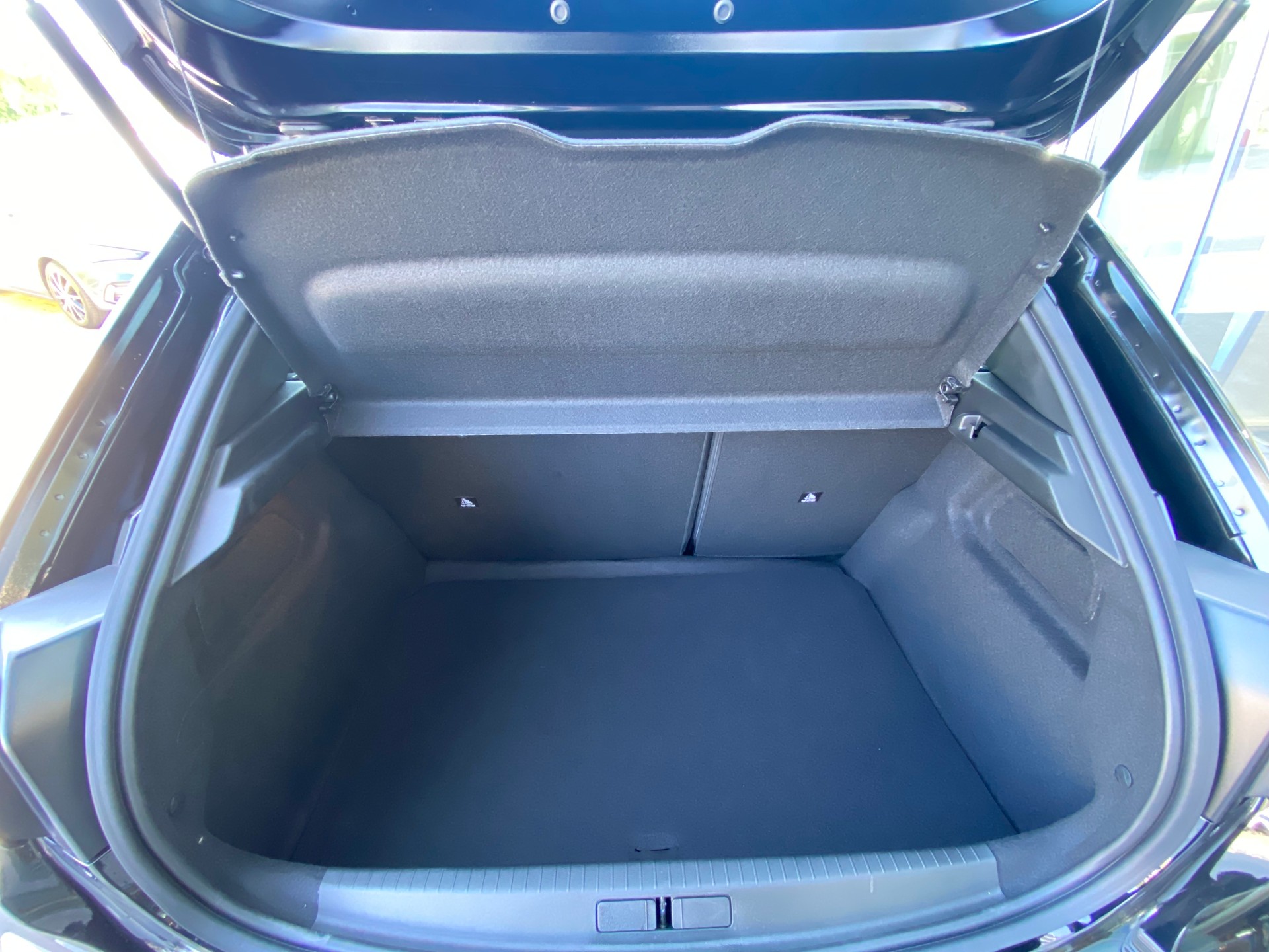 PEUGEOT 208 1.2 MHEV 110 Style-image-13