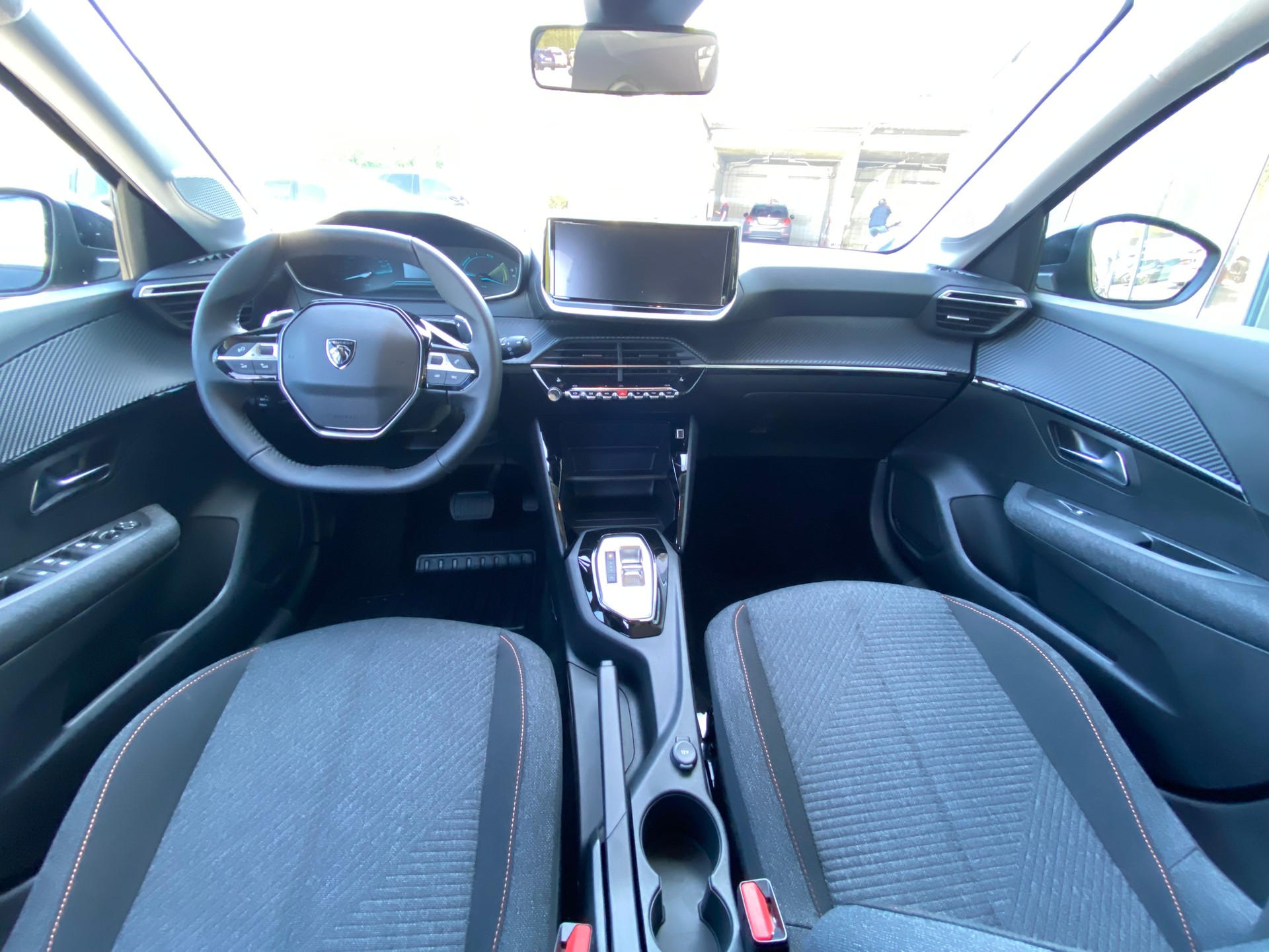 PEUGEOT 208 1.2 MHEV 110 Style-image-8
