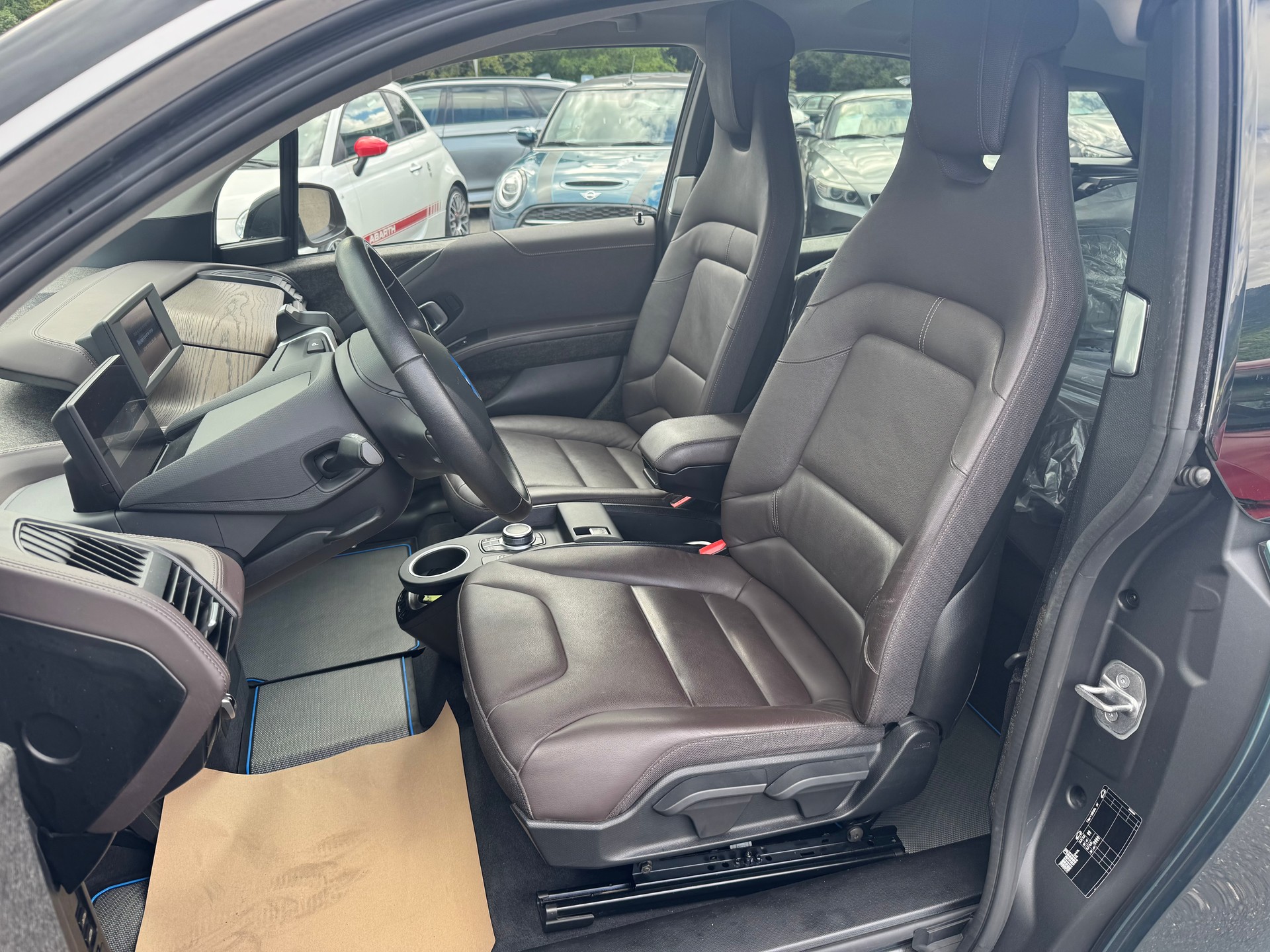 BMW i3 (120Ah)-image-6