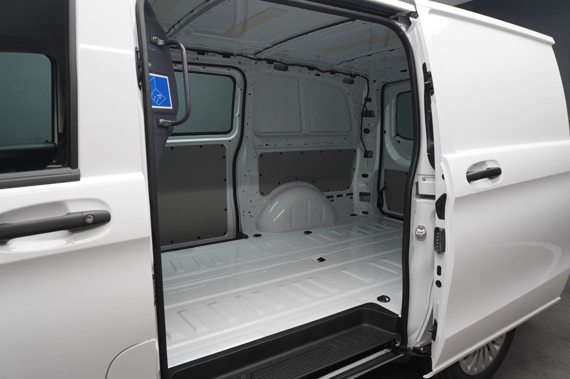 MERCEDES-BENZ Vito 114 KA PRO 3200mm L WORKER-image-8