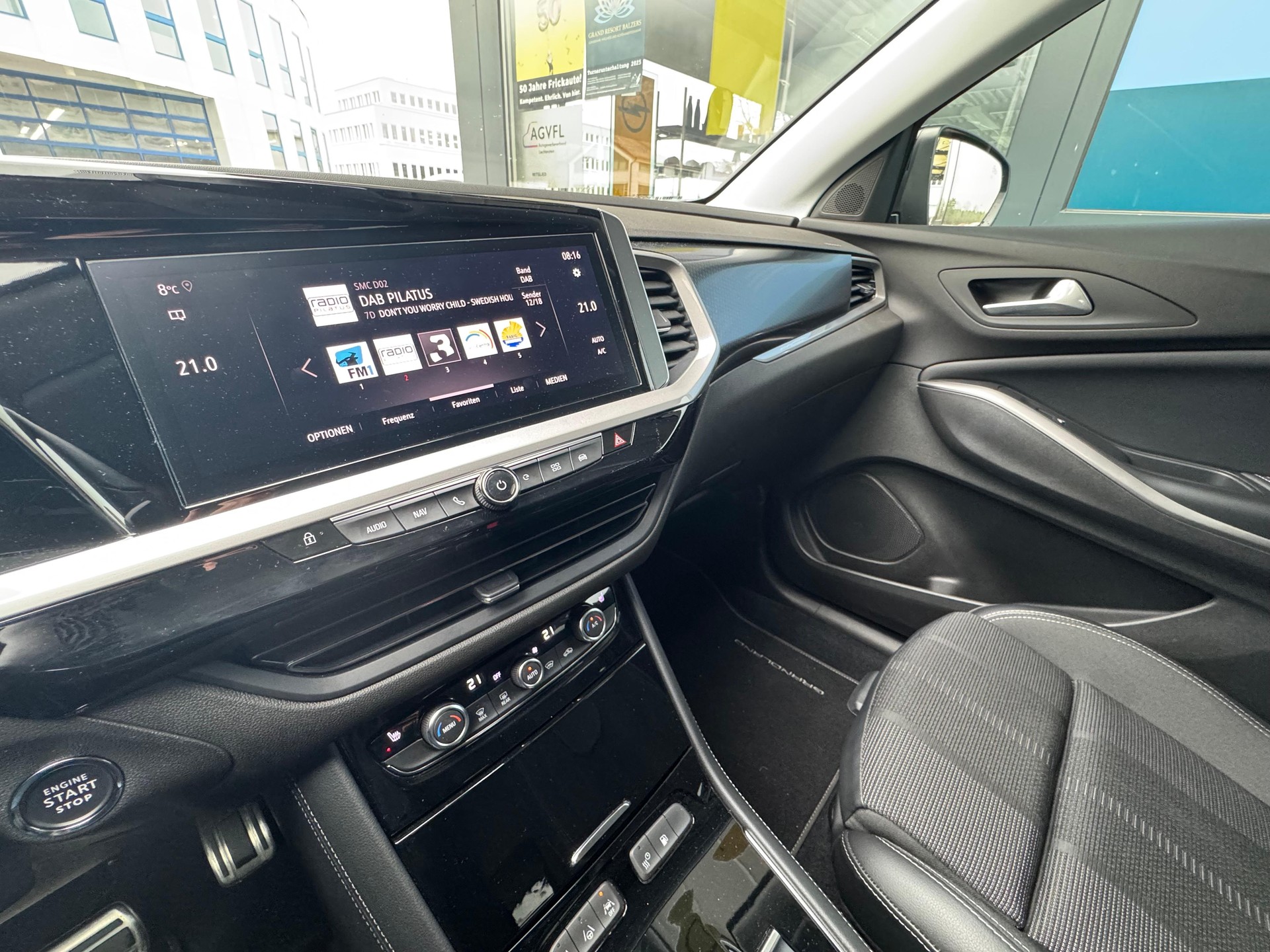 OPEL Grandland 1.6Turbo PHEV GS-image-10
