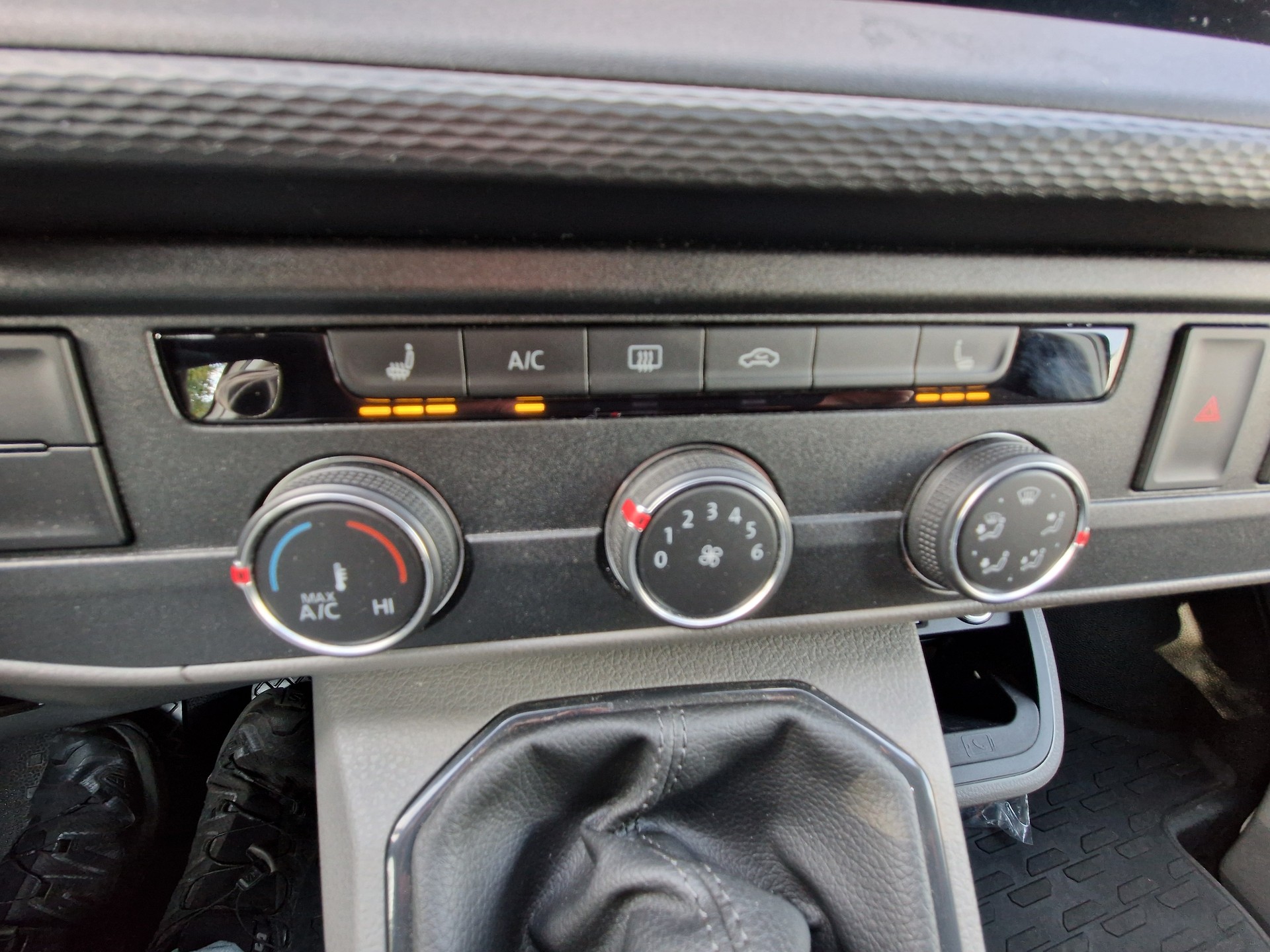 VW T6.1 2.0 TDI 150PS 6-Gang handschaltung-image-9