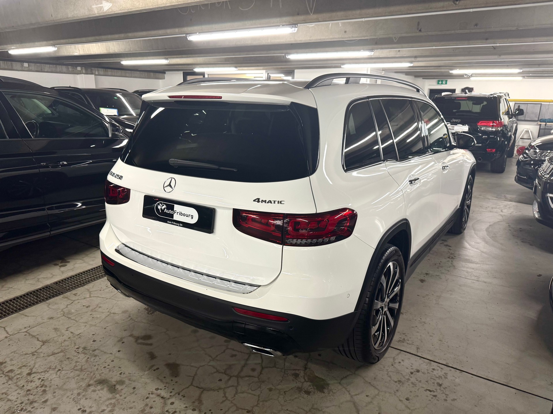 MERCEDES-BENZ GLB 250 4Matic Progressive 8G-Tronic 7 places-image-1
