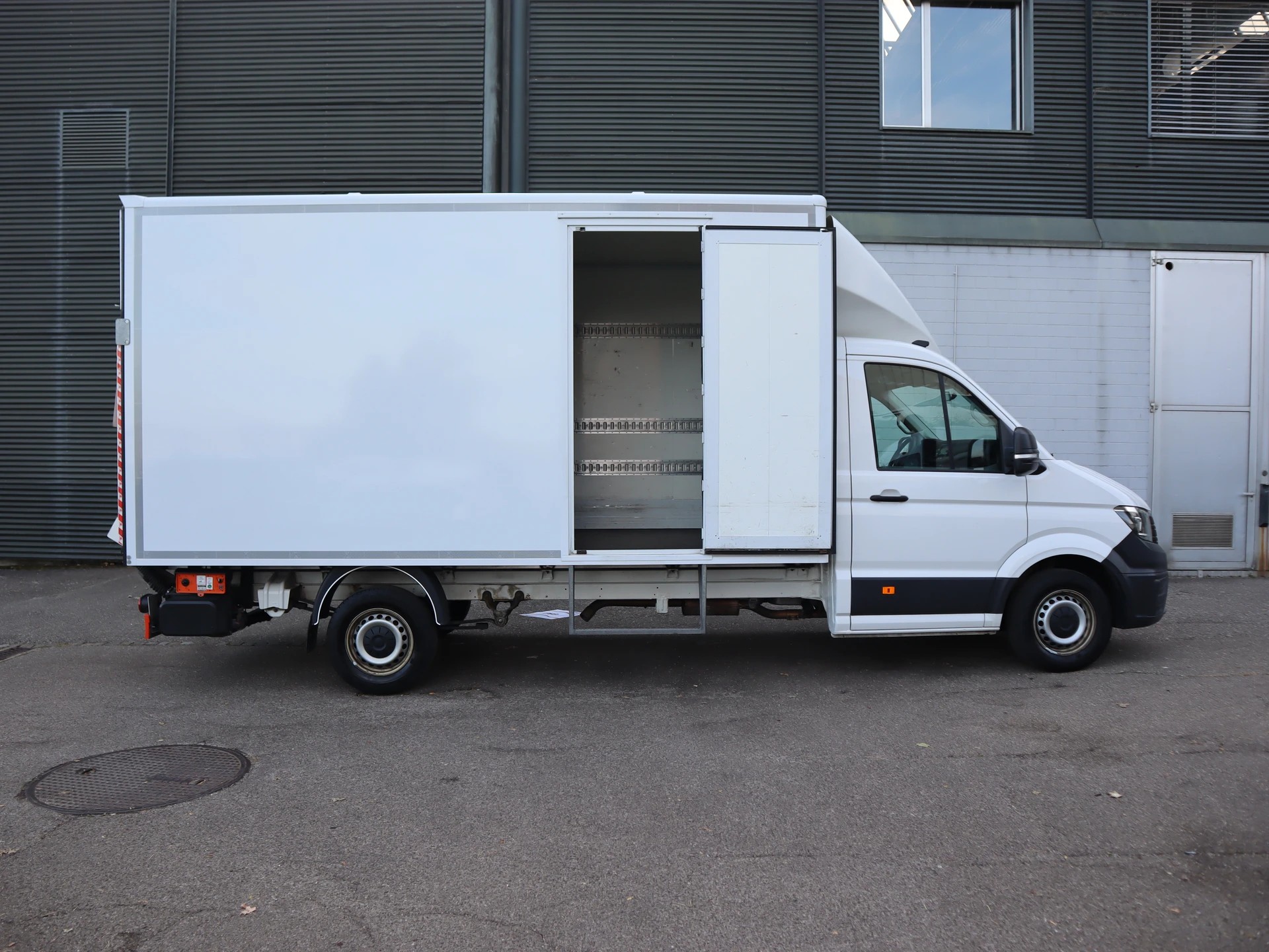VW Crafter 35 2.0 TDI L4 4Motion ** CH-Fahrzeug ** Hebebühne * RF-Kamera * Klimaanlage * L4 * Neues Modell 2022-image-8