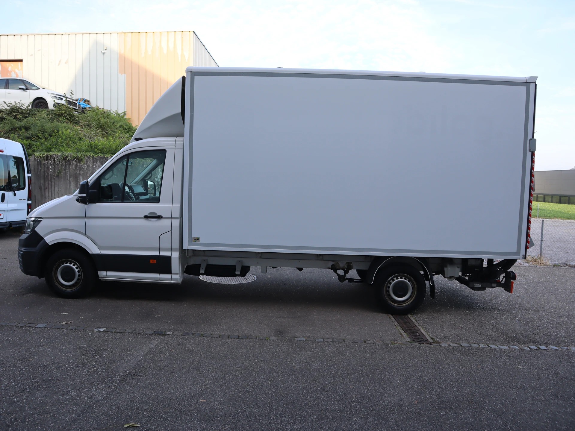 VW Crafter 35 2.0 TDI L4 4Motion ** CH-Fahrzeug ** Hebebühne * RF-Kamera * Klimaanlage * L4 * Neues Modell 2022-image-6