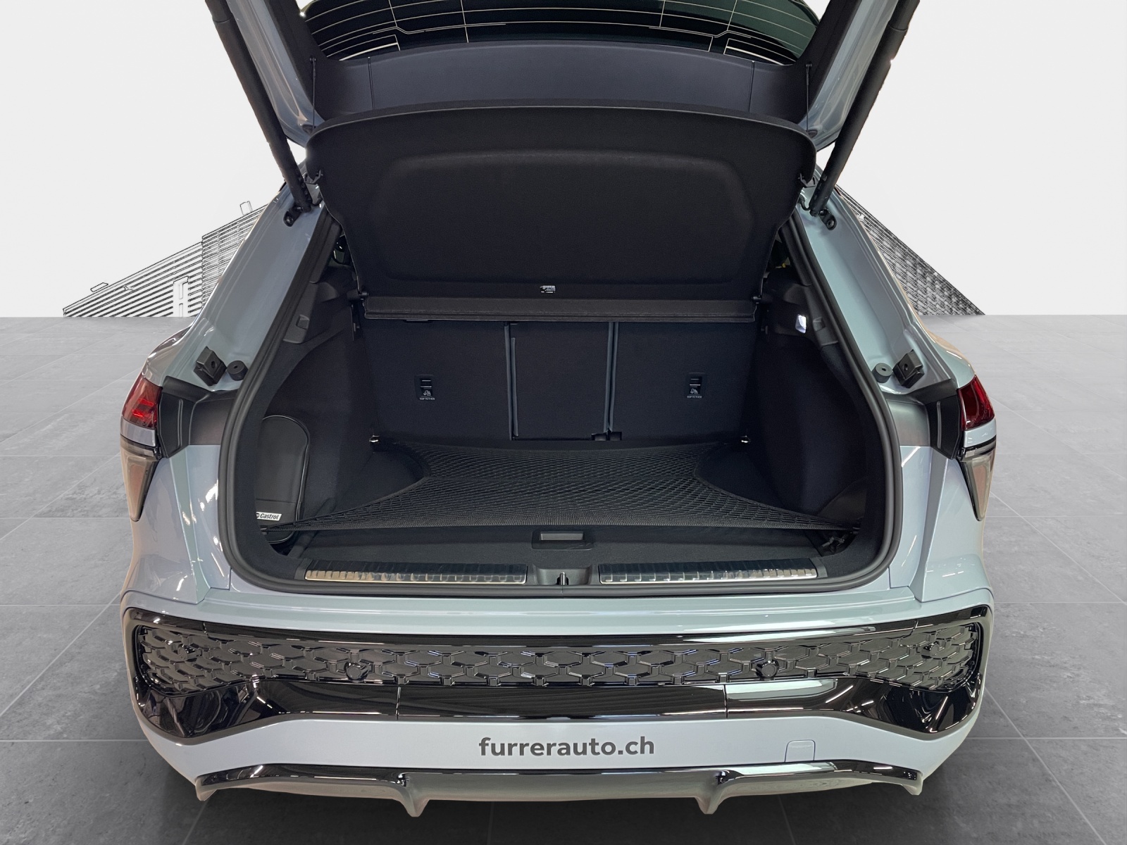 AUDI Q3 SUV TFSI quattro 195 kW S tronic-image-12