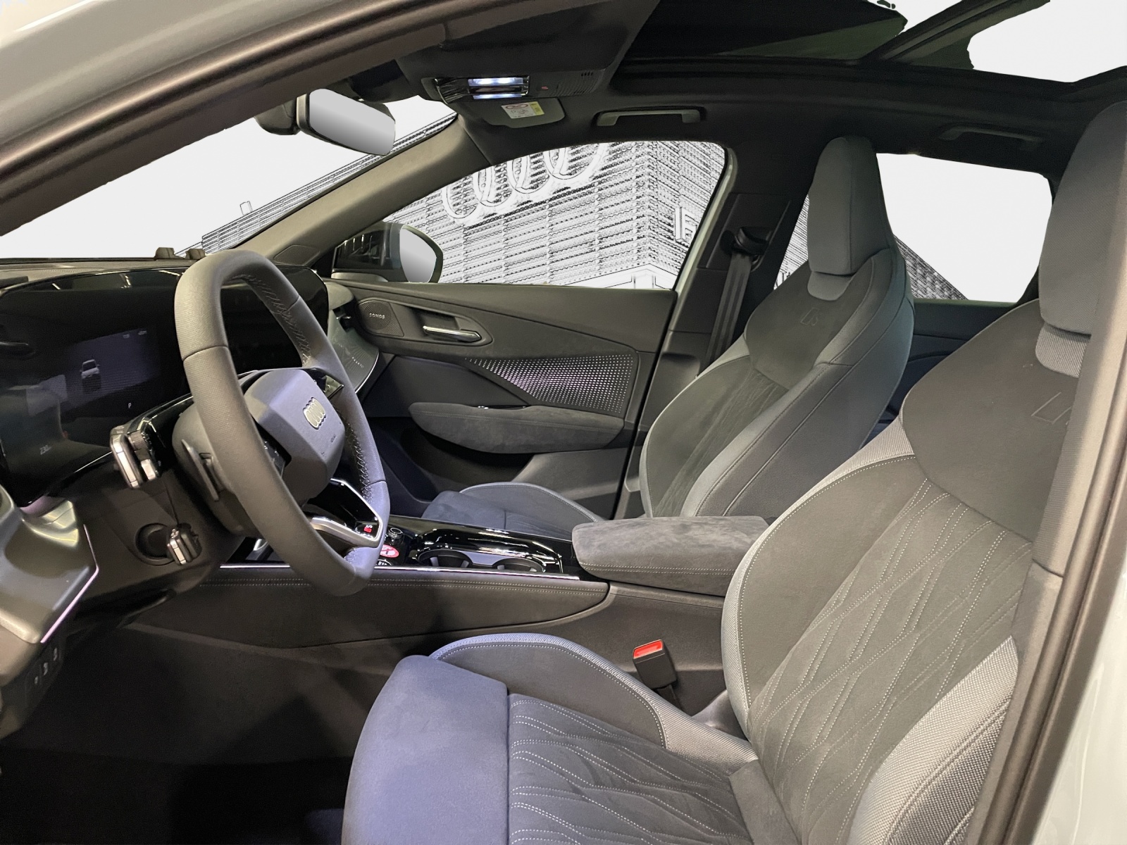 AUDI Q3 SUV TFSI quattro 195 kW S tronic-image-9