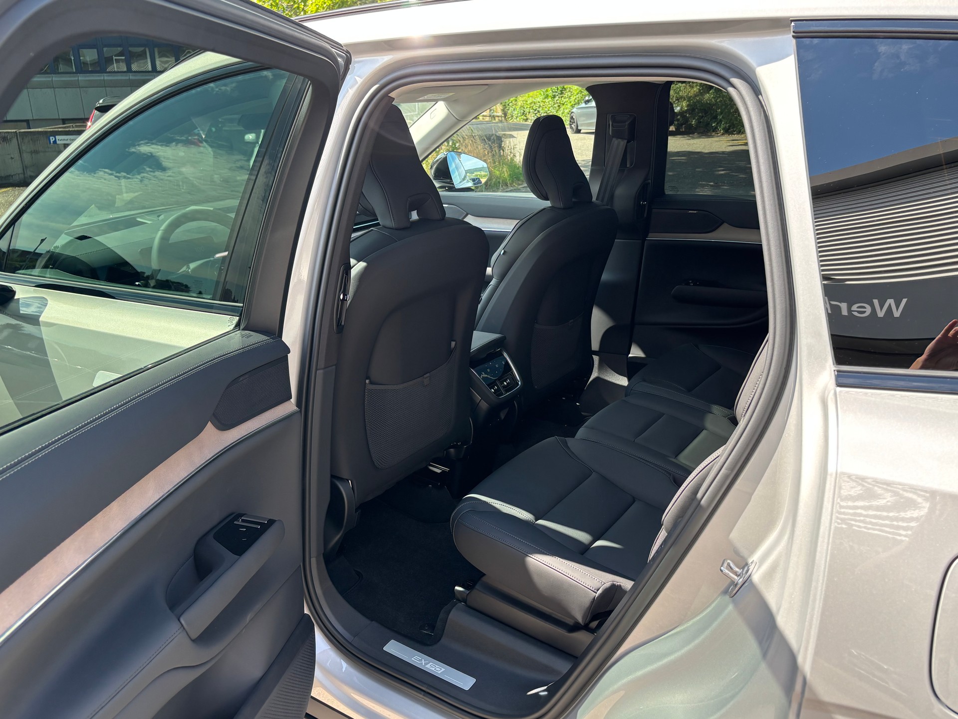 VOLVO EX90 Twin Plus AWD-image-11