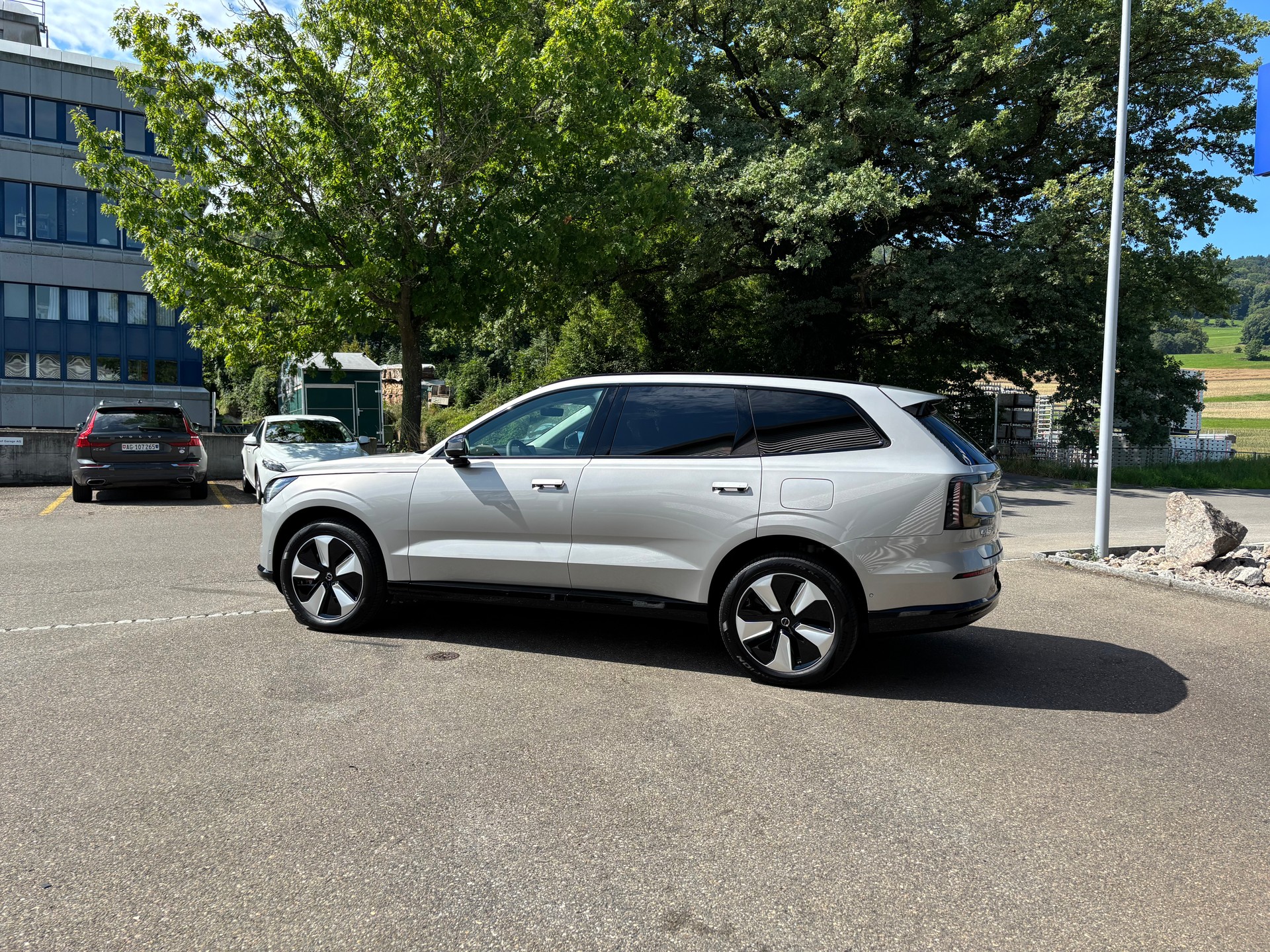 VOLVO EX90 Twin Plus AWD-image-4