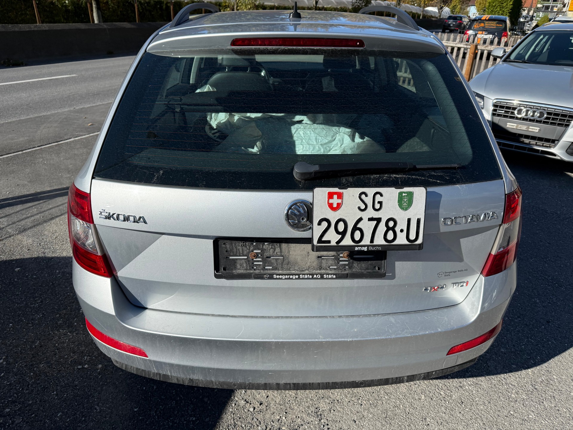SKODA Octavia Combi 2.0 TDI Elegance 4x4-image-5