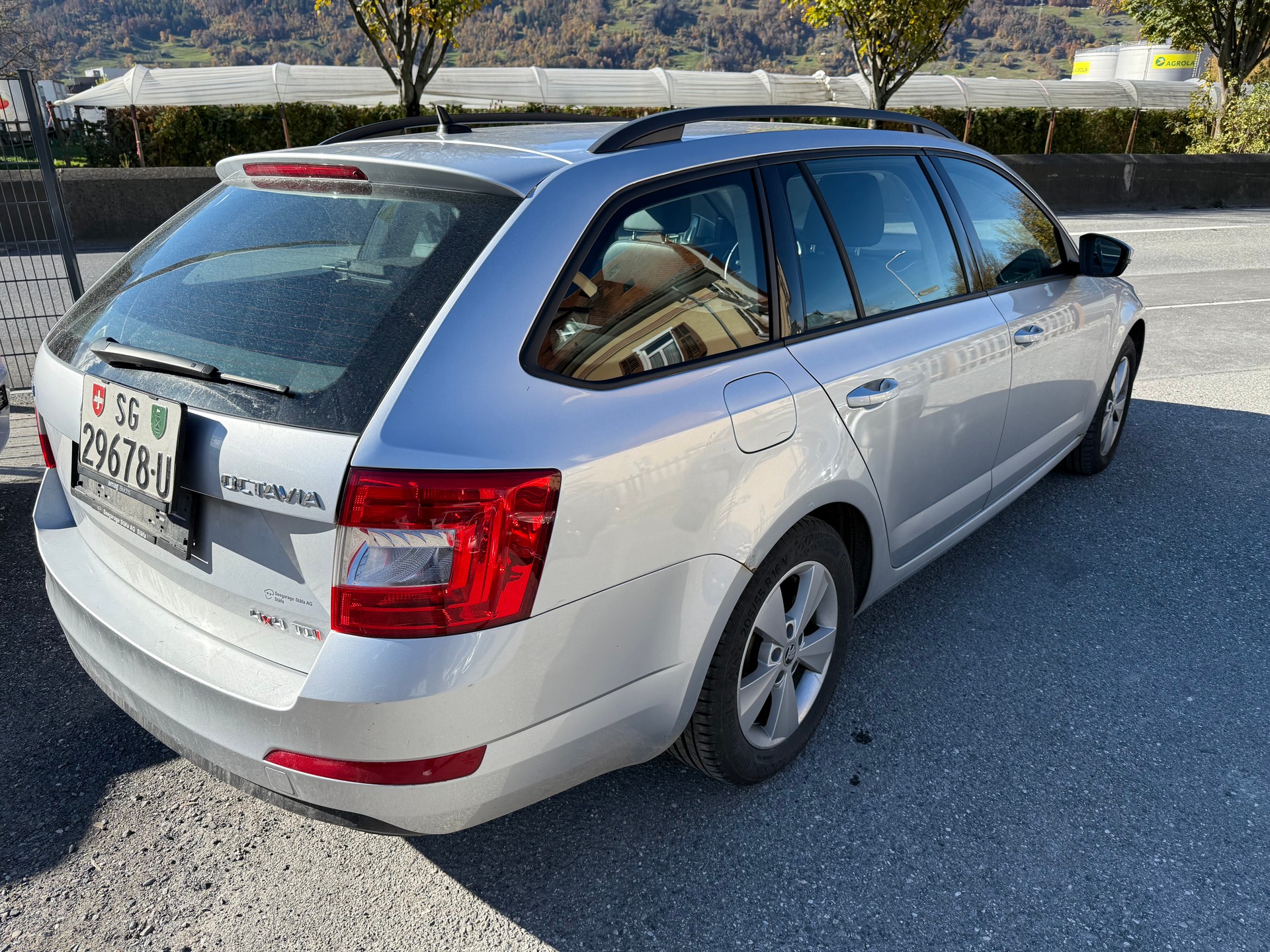 SKODA Octavia Combi 2.0 TDI Elegance 4x4-image-6