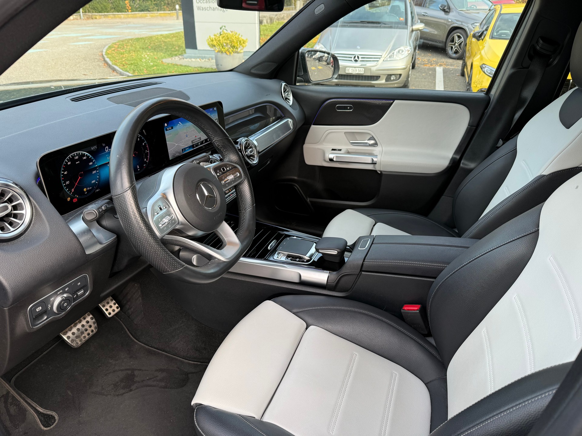 MERCEDES-BENZ GLB 250 AMG Line 4 MATIC-image-3