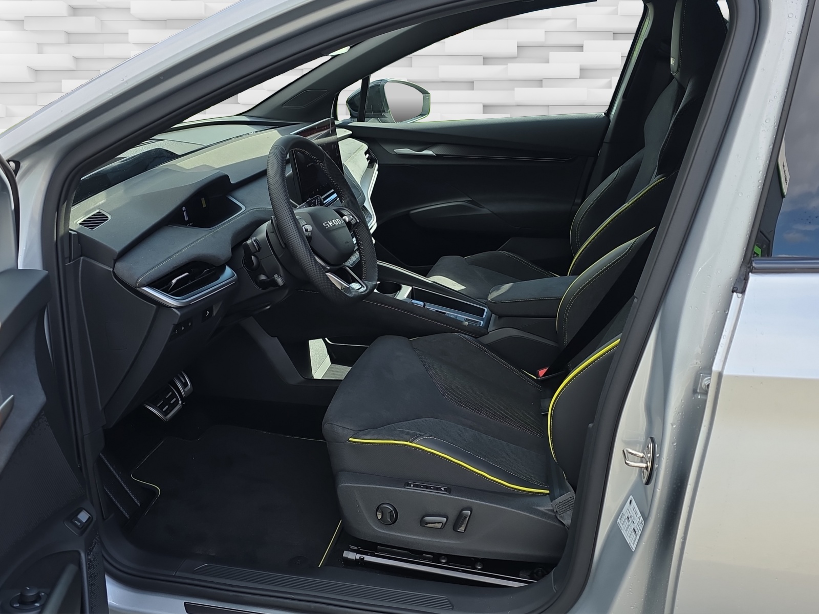 SKODA Enyaq 4x4 RS-image-4