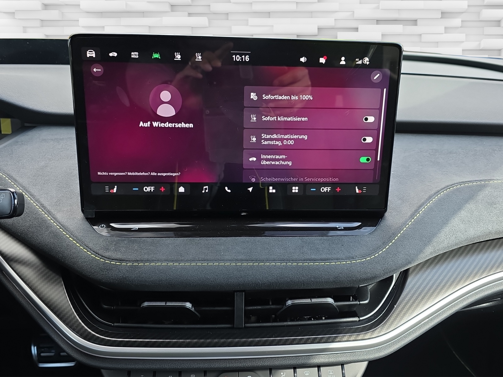 SKODA Enyaq 4x4 RS-image-7