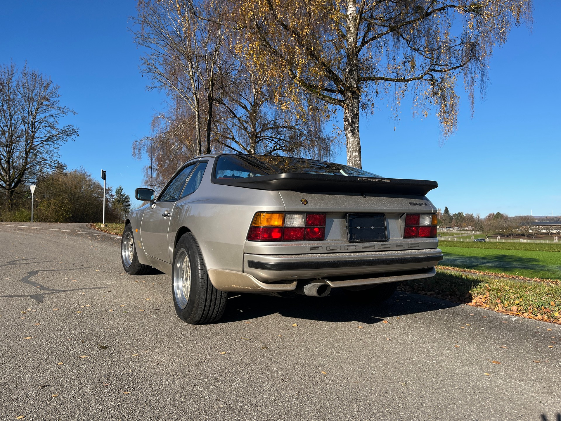 PORSCHE 944-image-2
