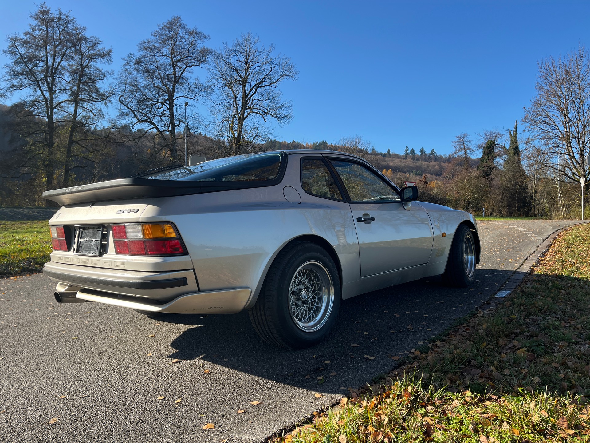 PORSCHE 944-image-5