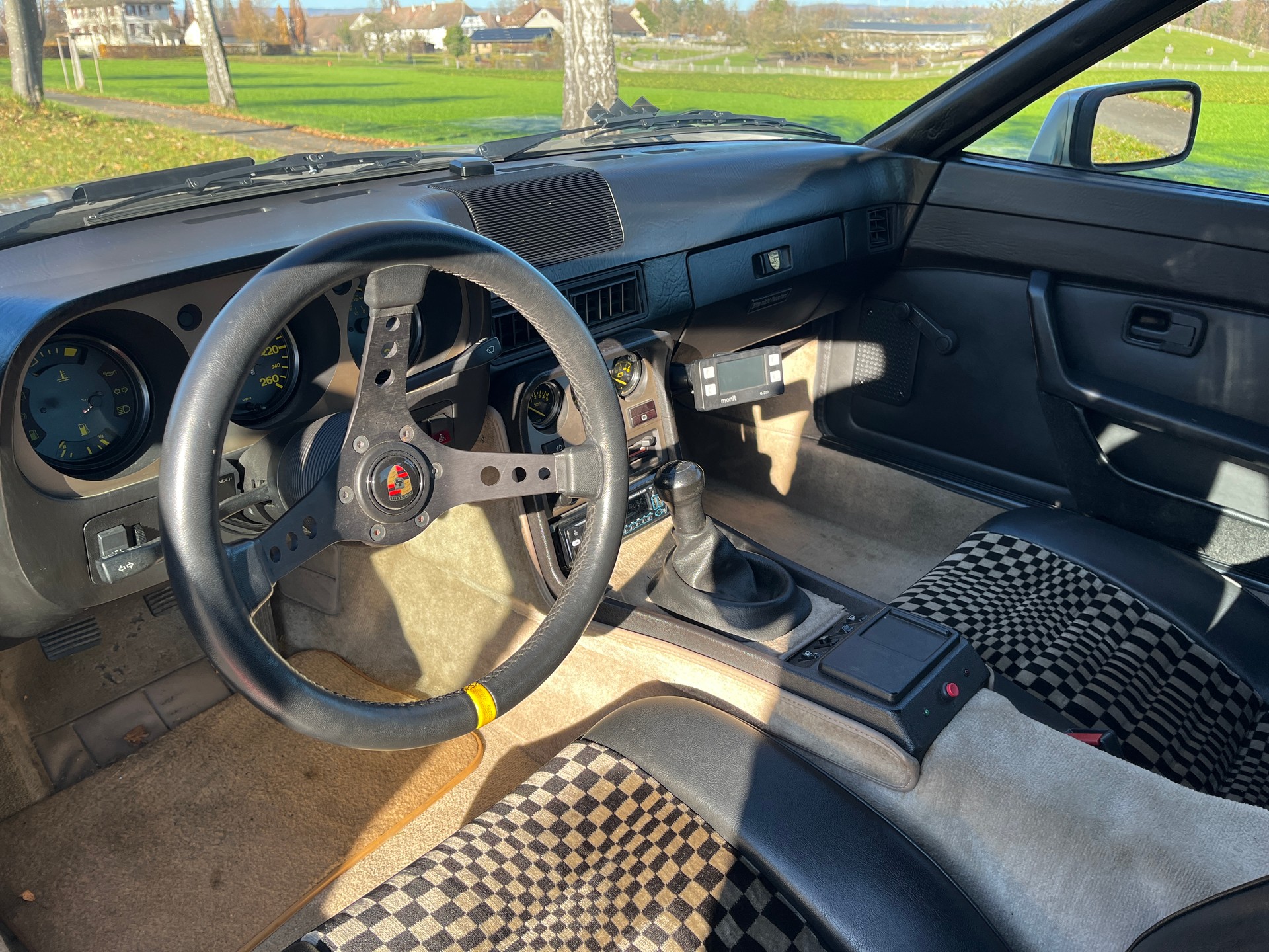 PORSCHE 944-image-4