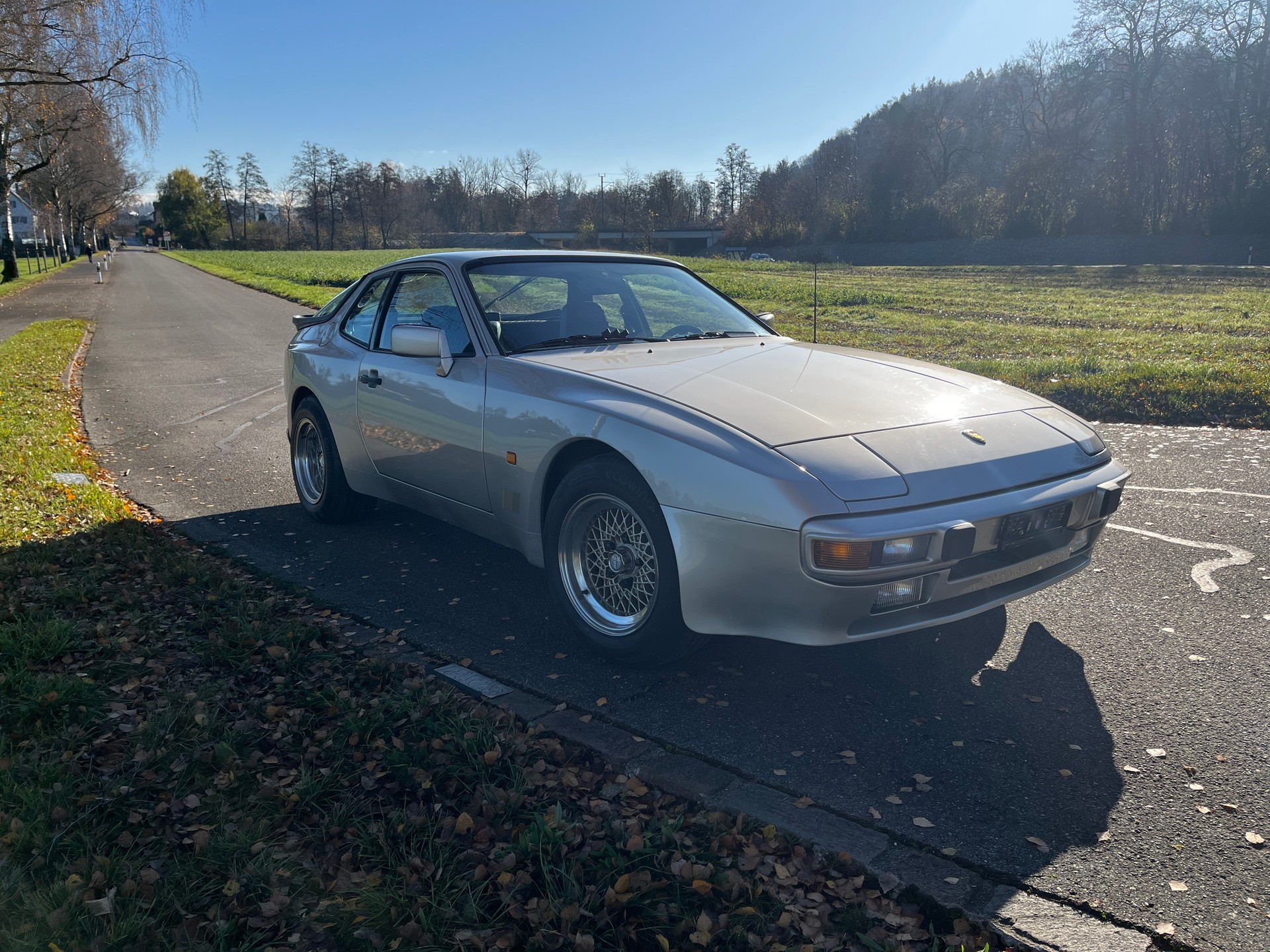 PORSCHE 944-image-0