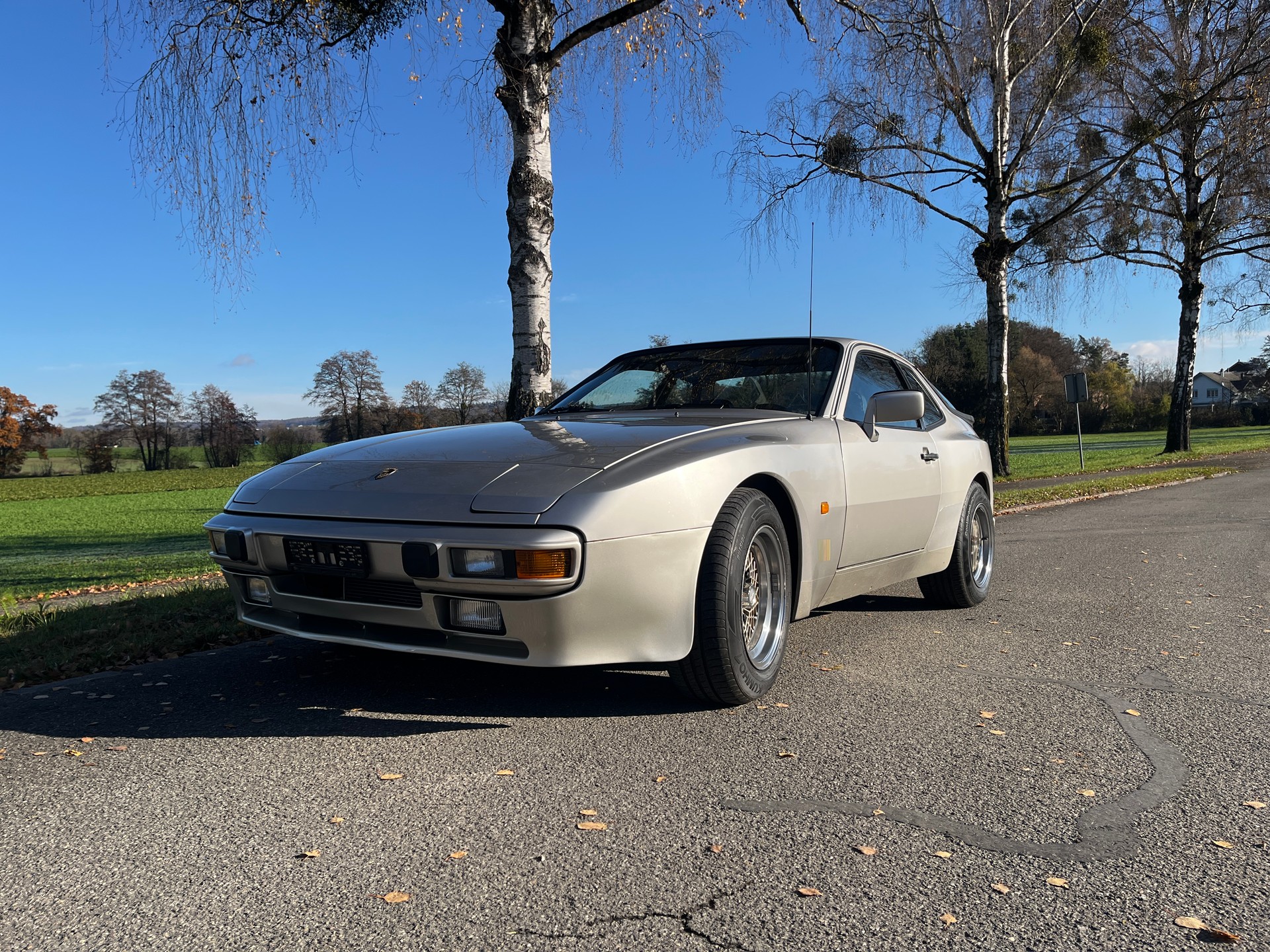 PORSCHE 944-image-1