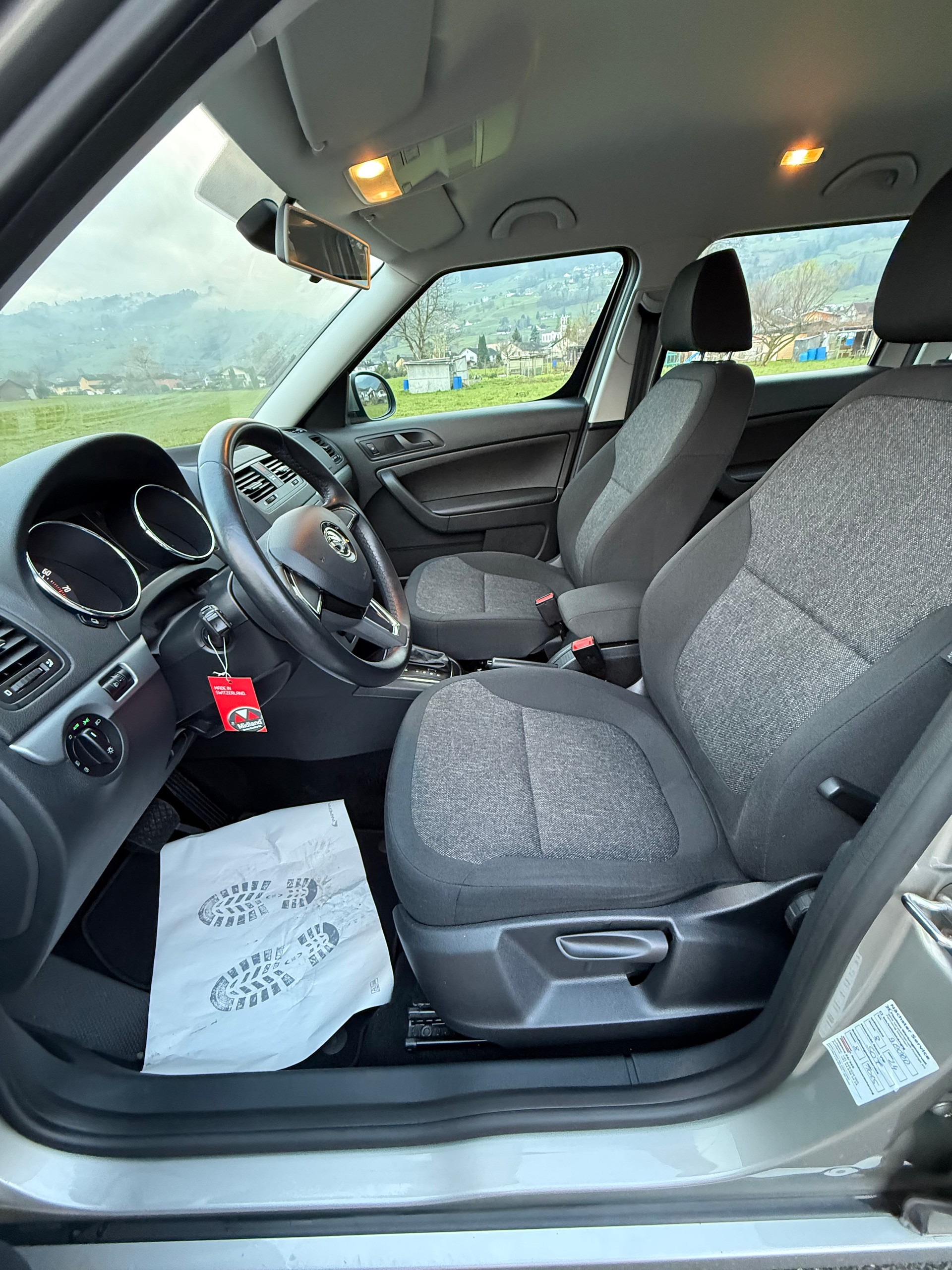 SKODA Yeti 1.8 TSI L&K 4x4 DSG-image-9