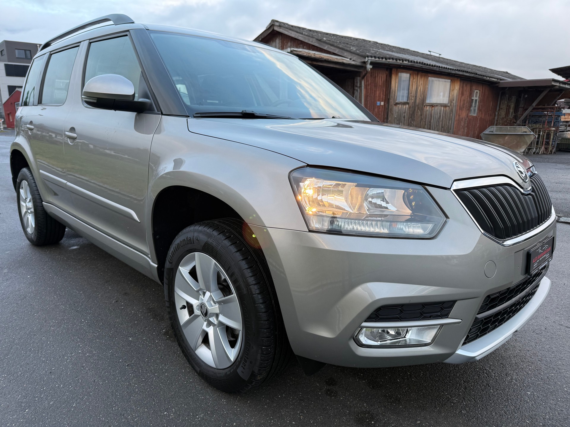 SKODA Yeti 1.8 TSI L&K 4x4 DSG-image-8