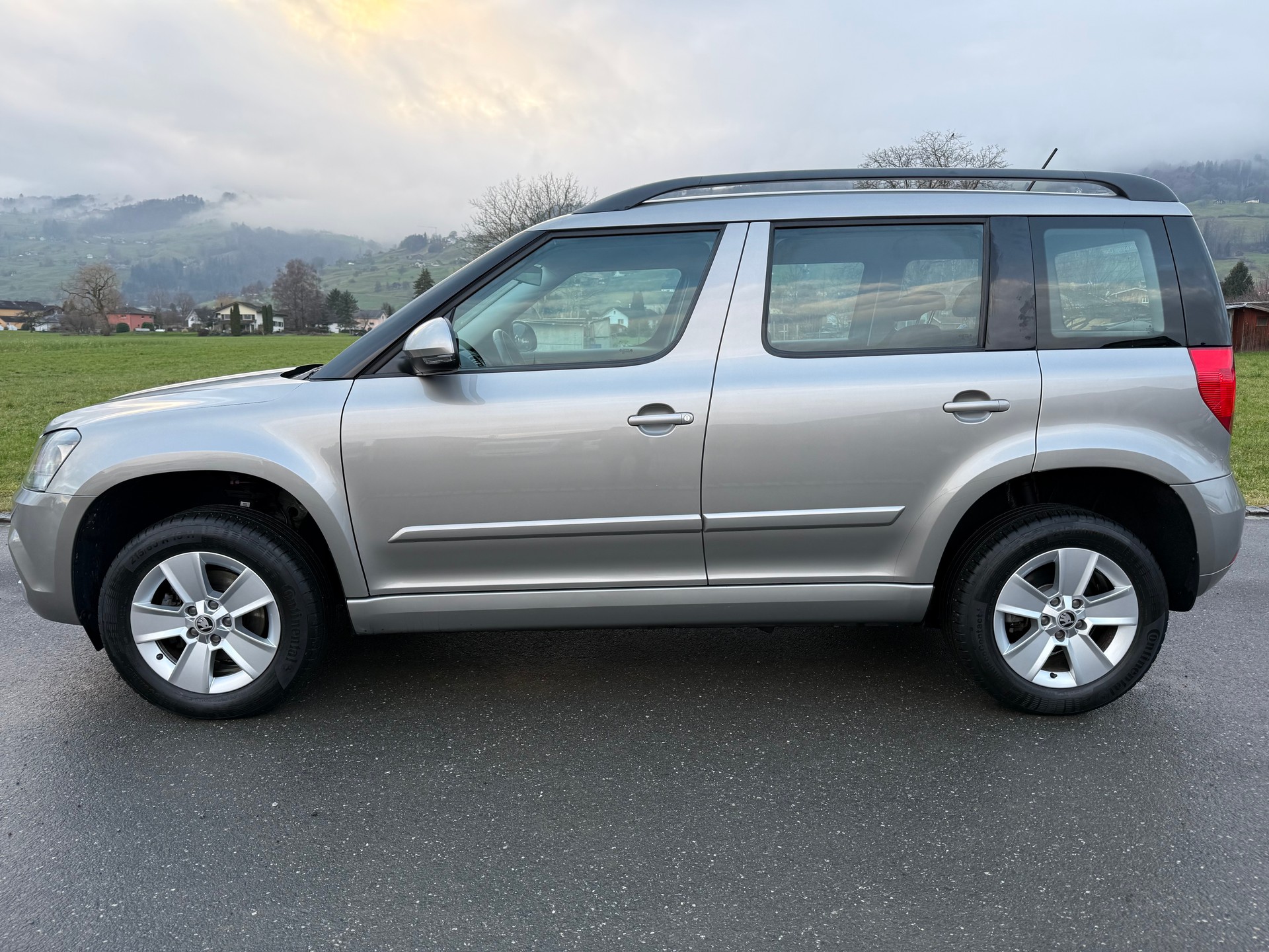 SKODA Yeti 1.8 TSI L&K 4x4 DSG-image-2