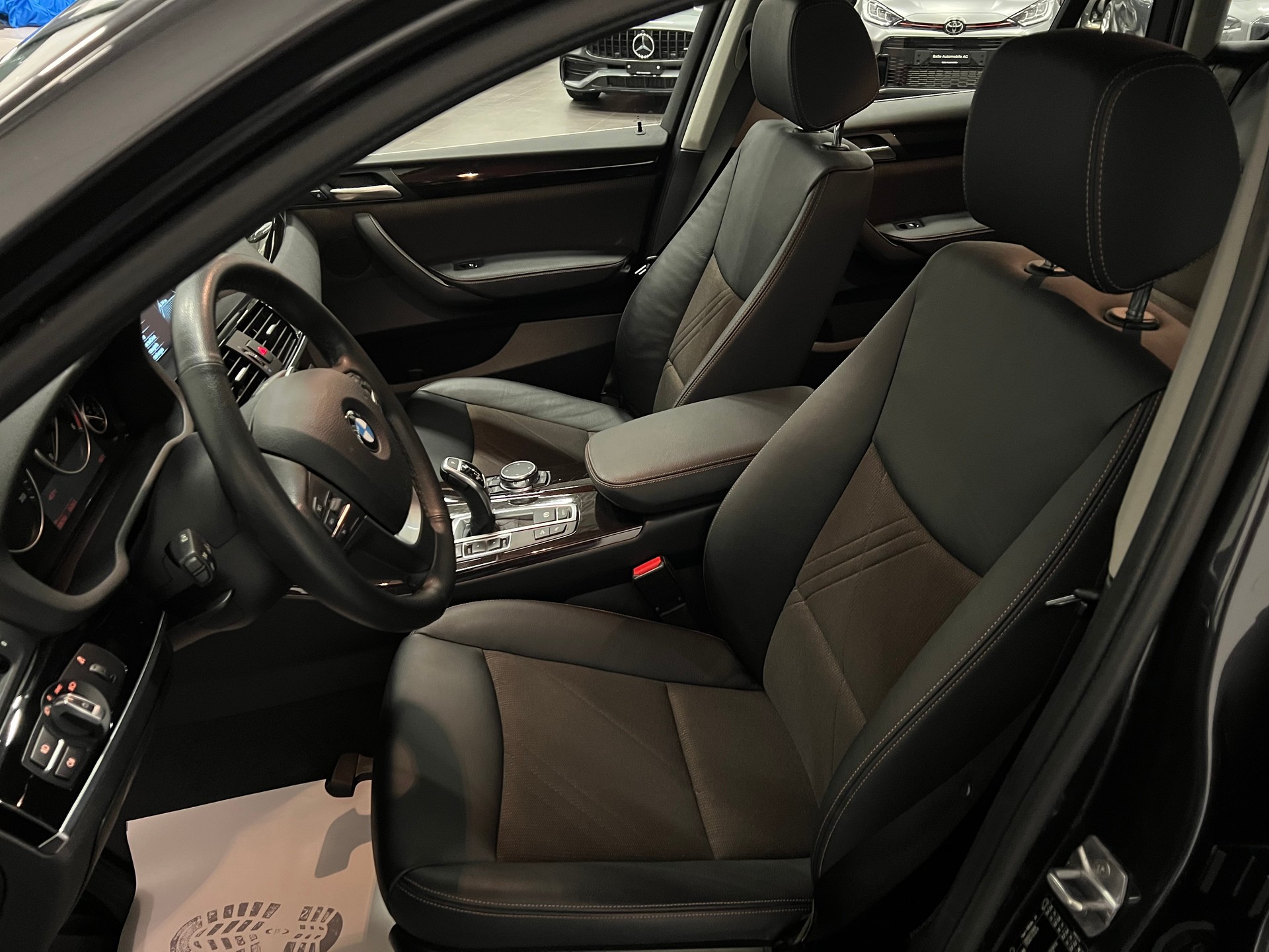 BMW X4 xDrive 35d xLine Steptronic-image-17